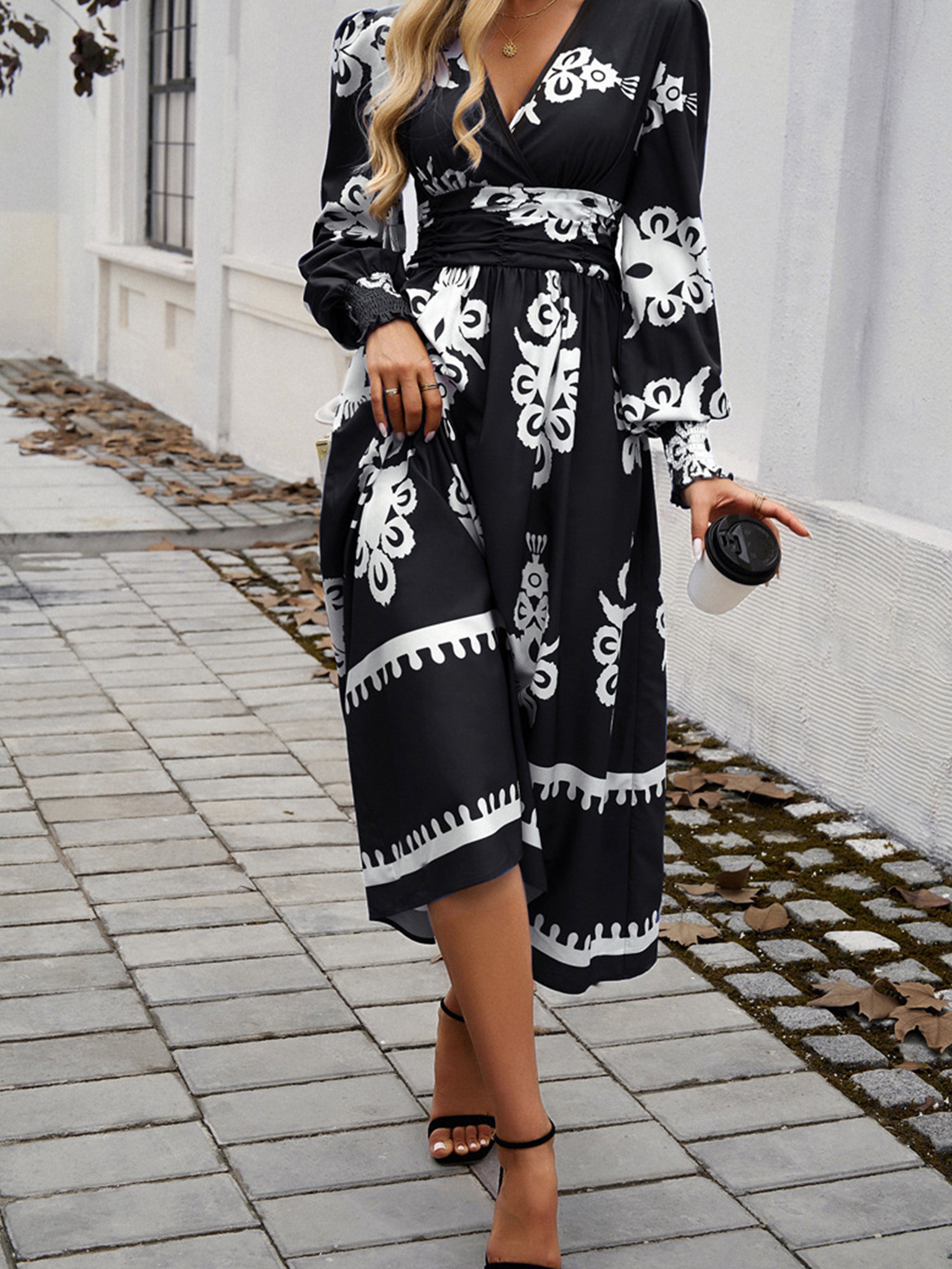 Robe Invitée Mariage à Contraste de Noir Encolure en V à Manches Longu
