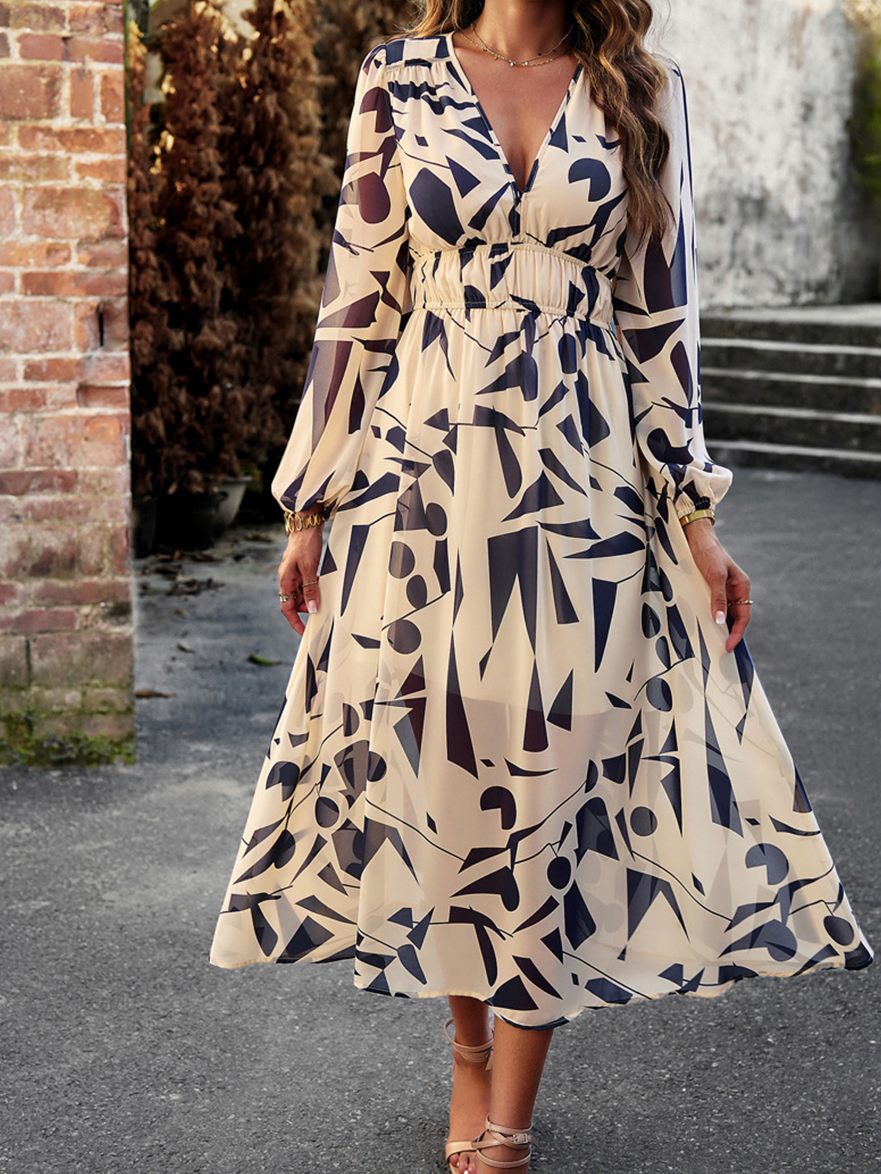 Robe en Abricot Trapèze Col V Manches Longues Robe Invitée de Mariage