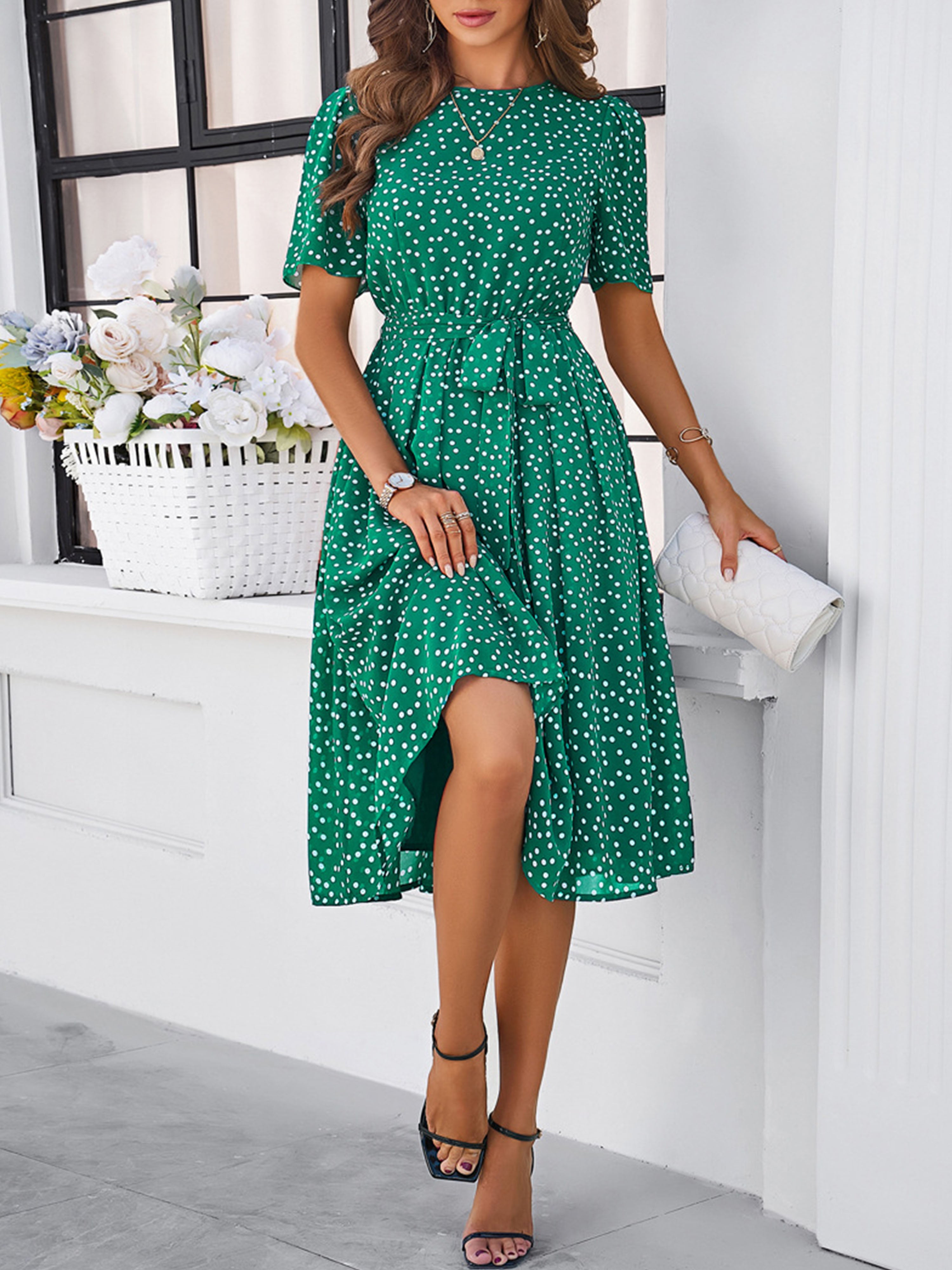 Robe Décontractée Invitée Mariage Vert à Pois Encolure Cowl et Manches Courtes avec Ceinture