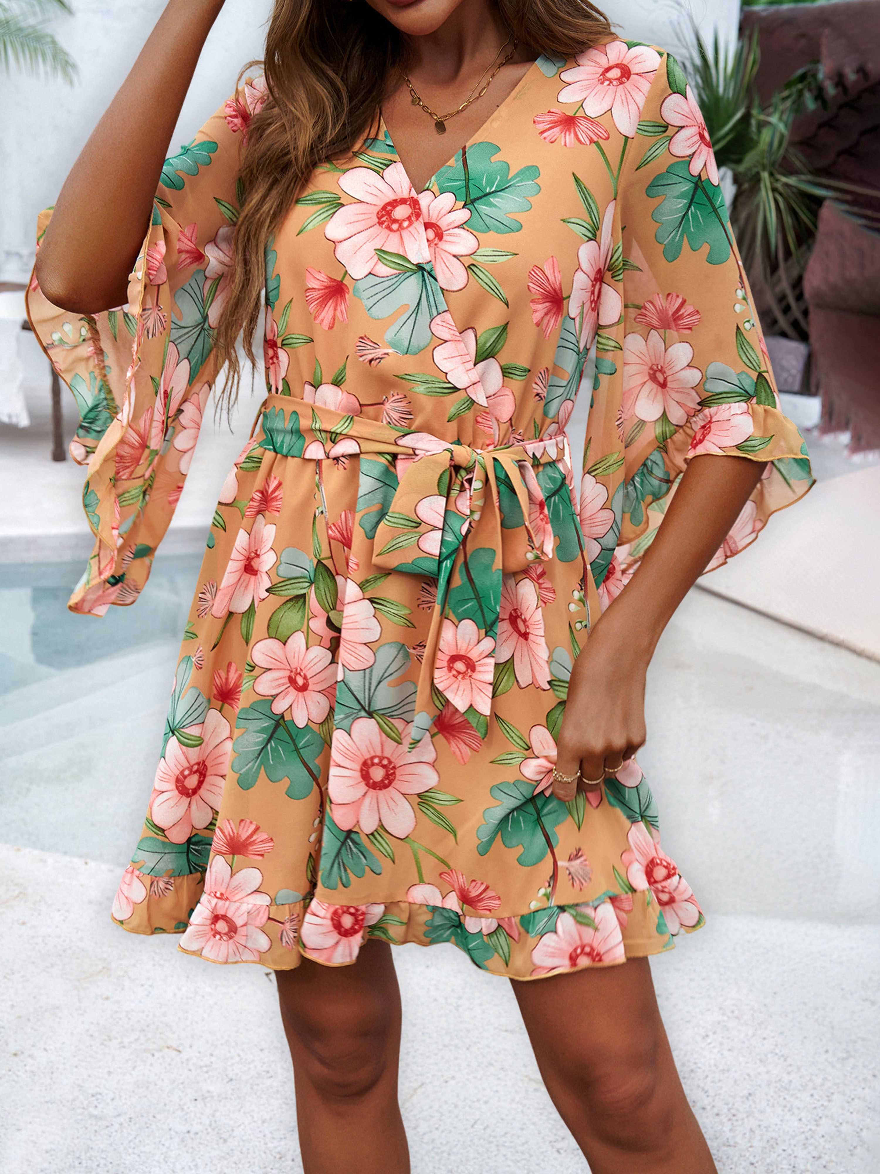 Robe Florale en Orange Noeud Papillon Col V Manches Mi-Longue à Volants Robe Invitée de Mariage