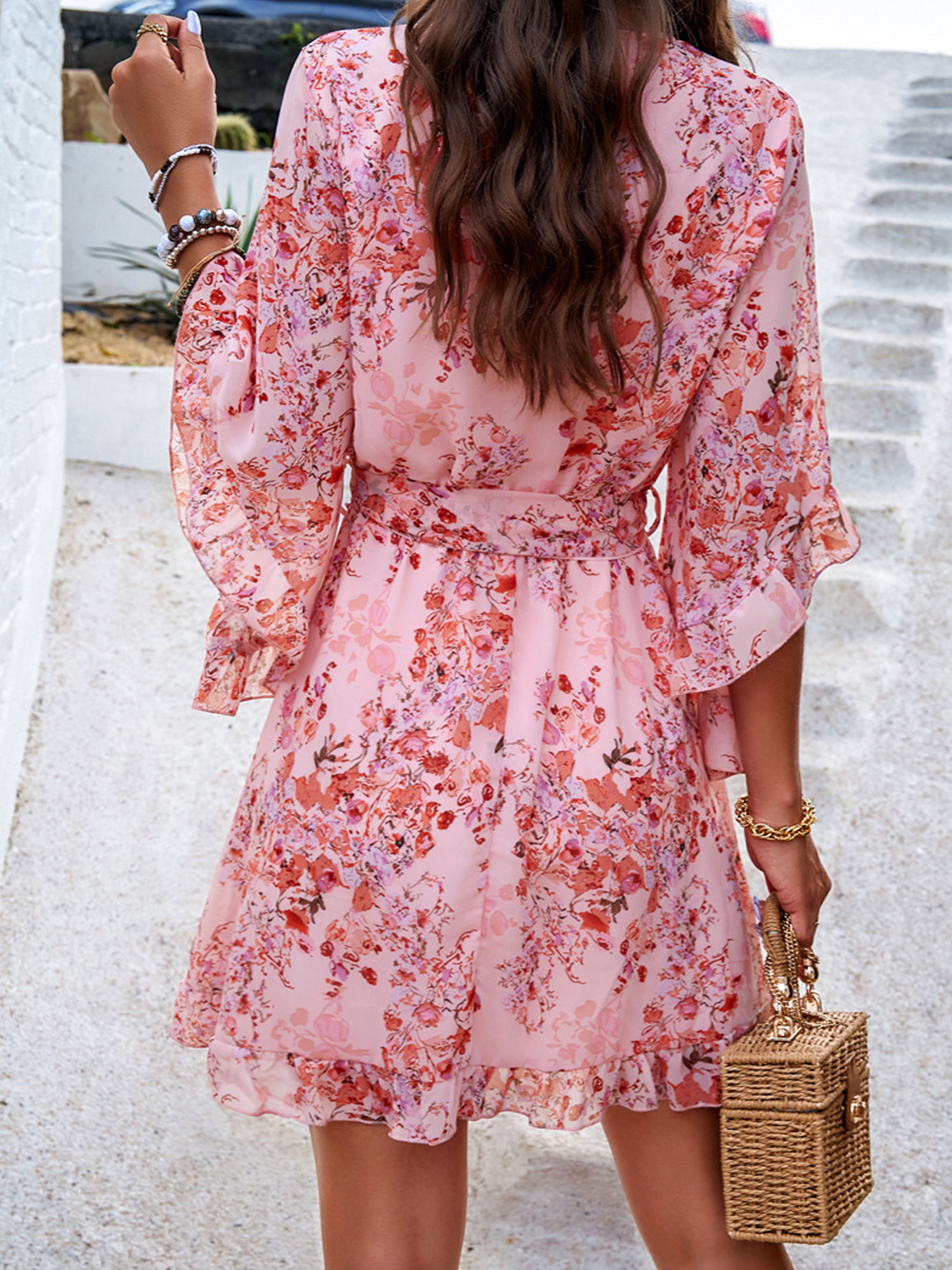 Robe en Rose Noeud Papillon Col V Manches Mi-Longue à Volants Robe Invitée de Mariage