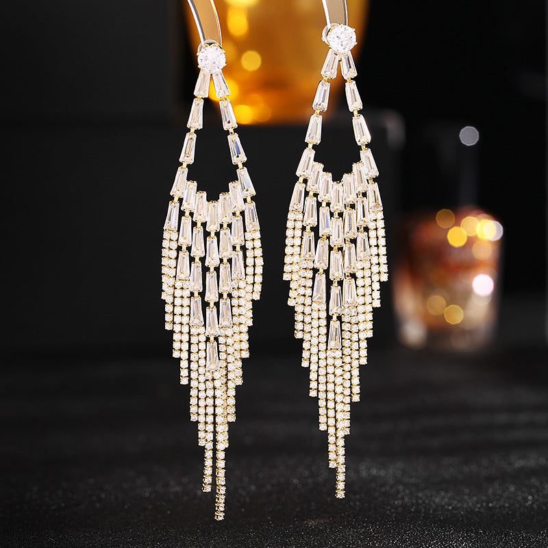 Boucles d'oreilles longues Premium en diamant