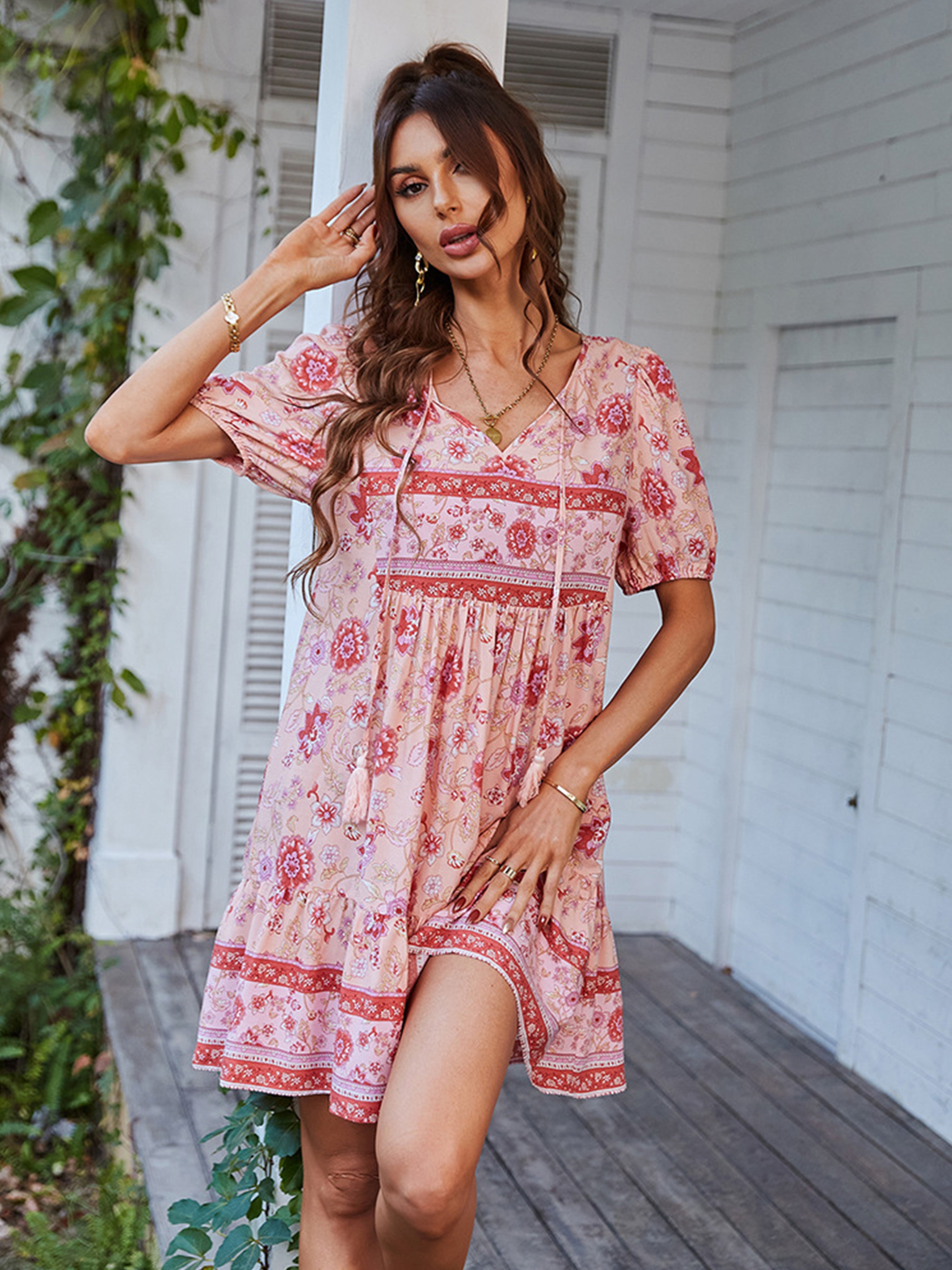 Robe Courte Trapèze Col V Manches Courtes Robe Invitée de Mariage en Rose