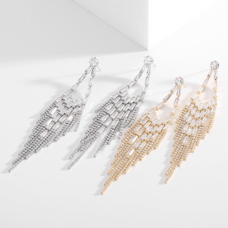 Boucles d'oreilles longues Premium en diamant