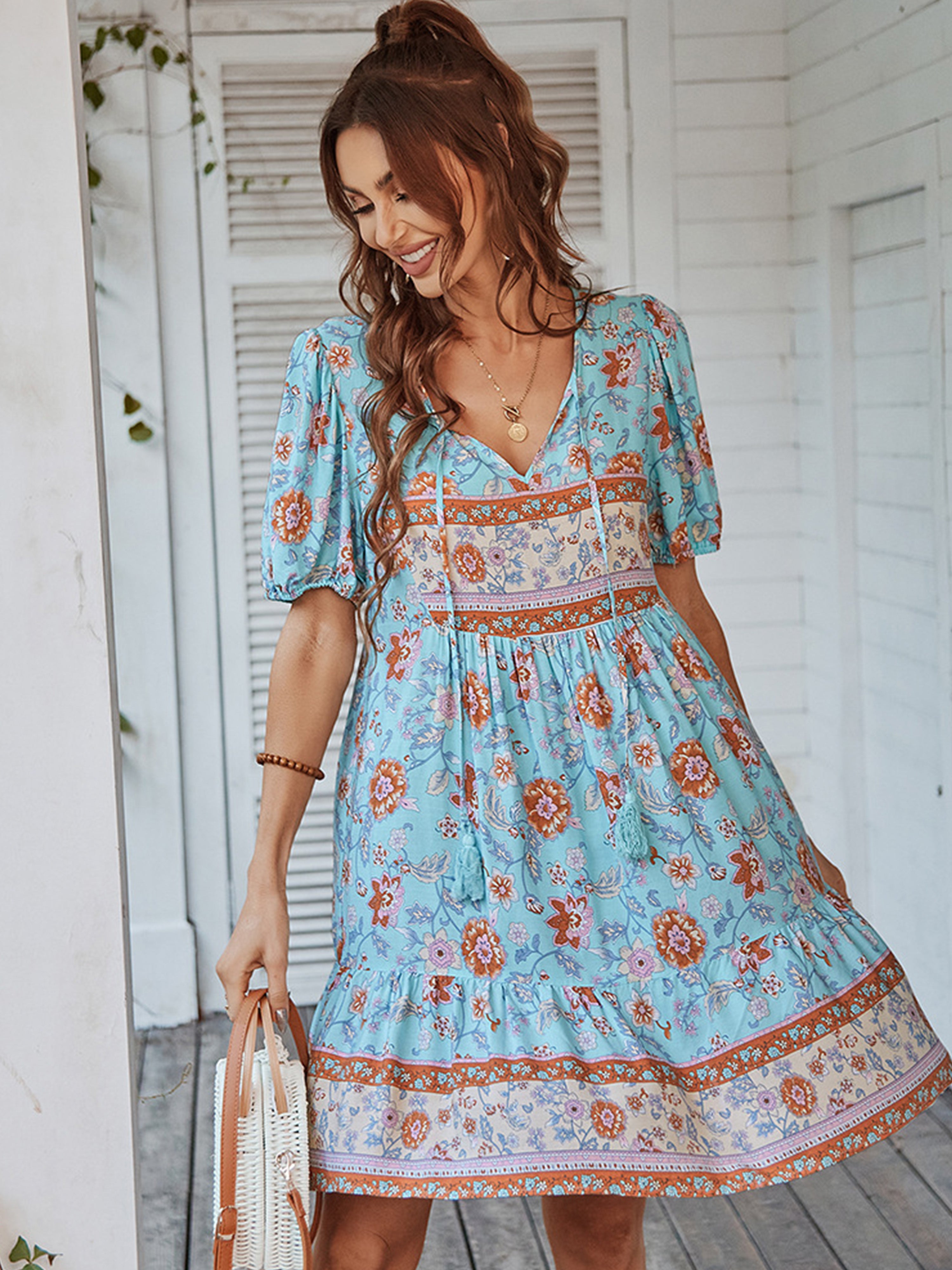 Robe Courte Trapèze Col V Manches Courtes Robe Invitée de Mariage en Bleu Ciel