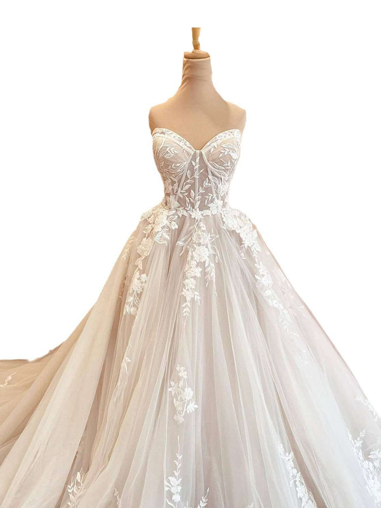 Trapèzes Col Cœur Dentelle Tulle Robes de Mariée avec Appliques et Traîne de Balayage