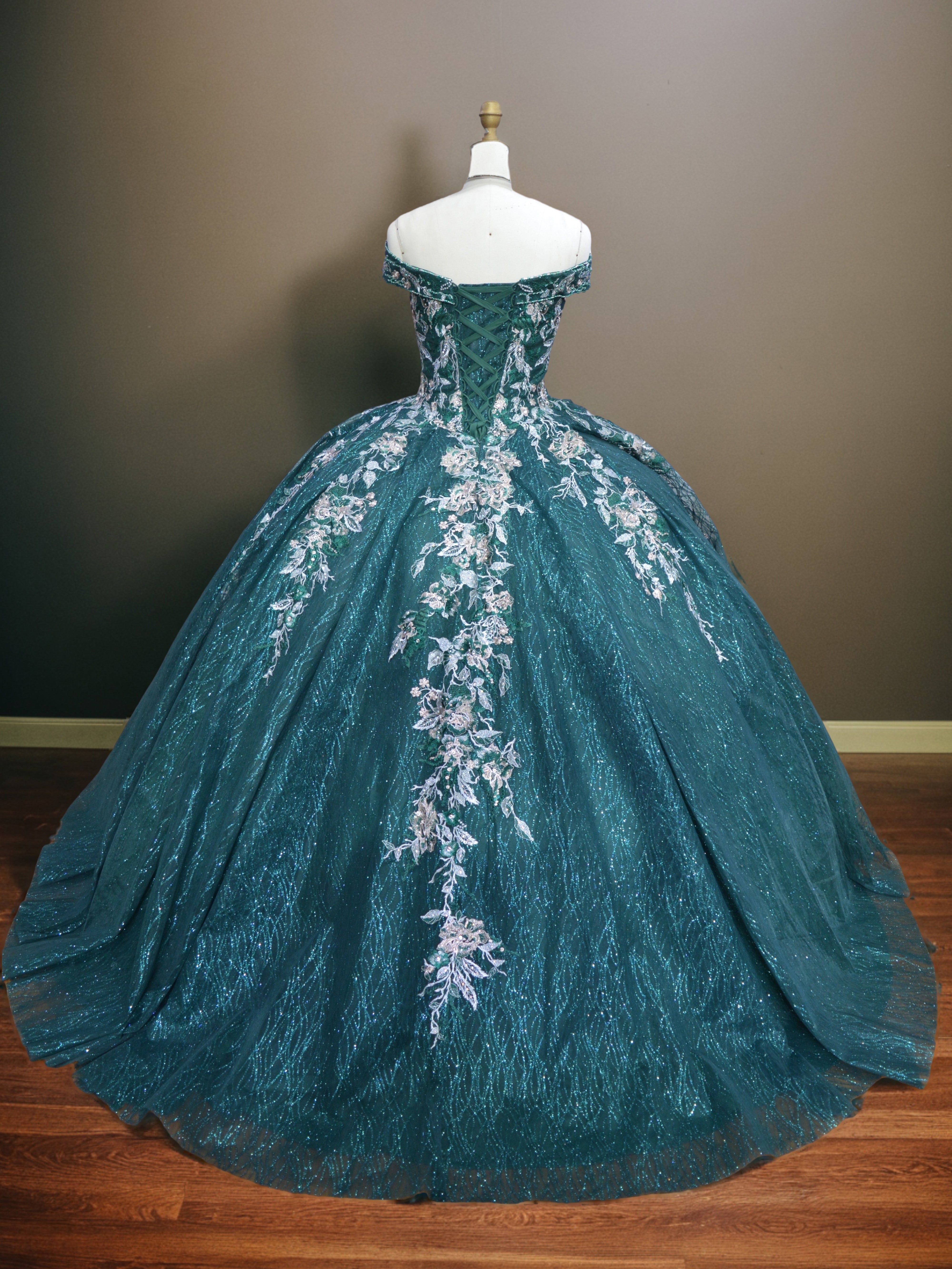 Accueil Froid Princesse Longueur Ras du sol Robe de Quinceanera en Dentelle et Tulle