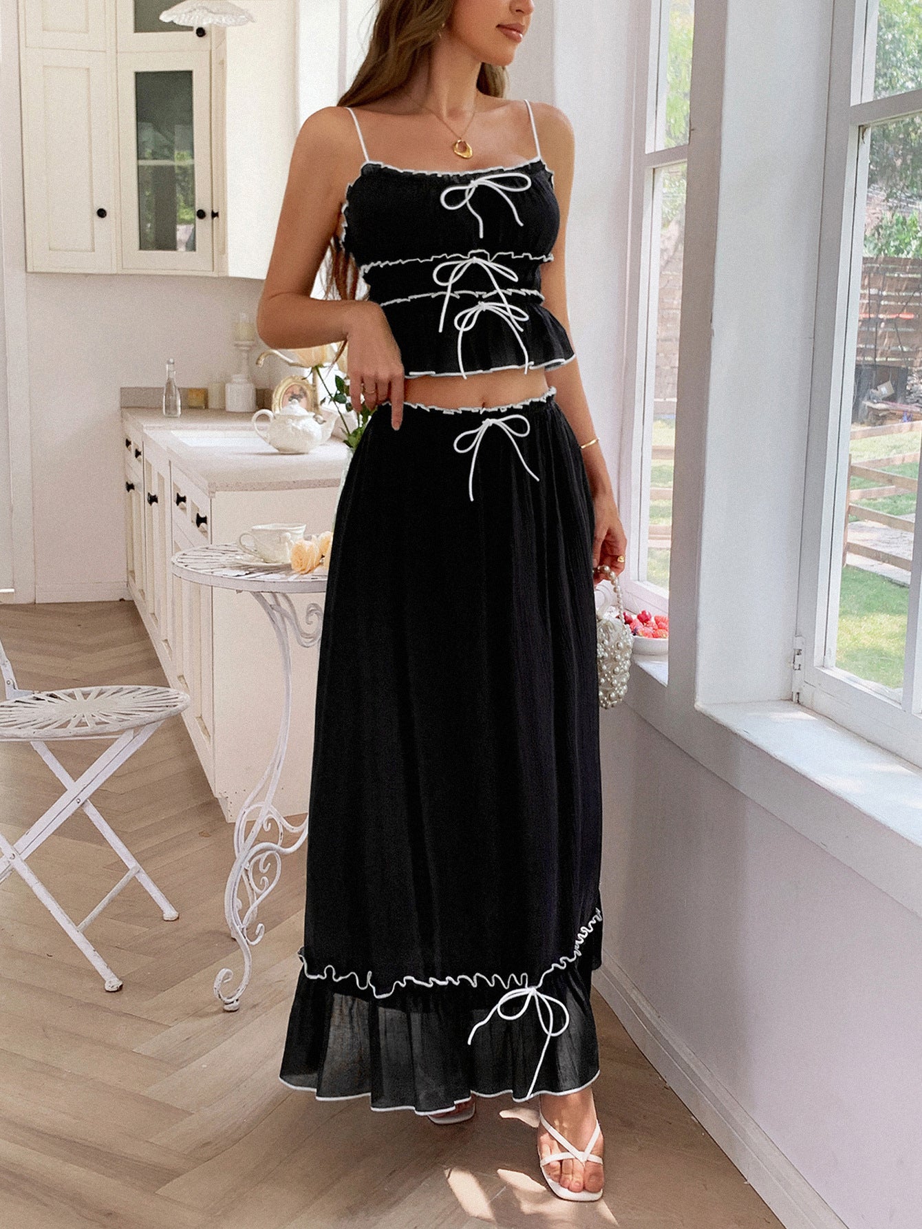 Ensemble 2 Pièces Mariage Noir Bustier Volanté et Robe à Bretelles Fines
