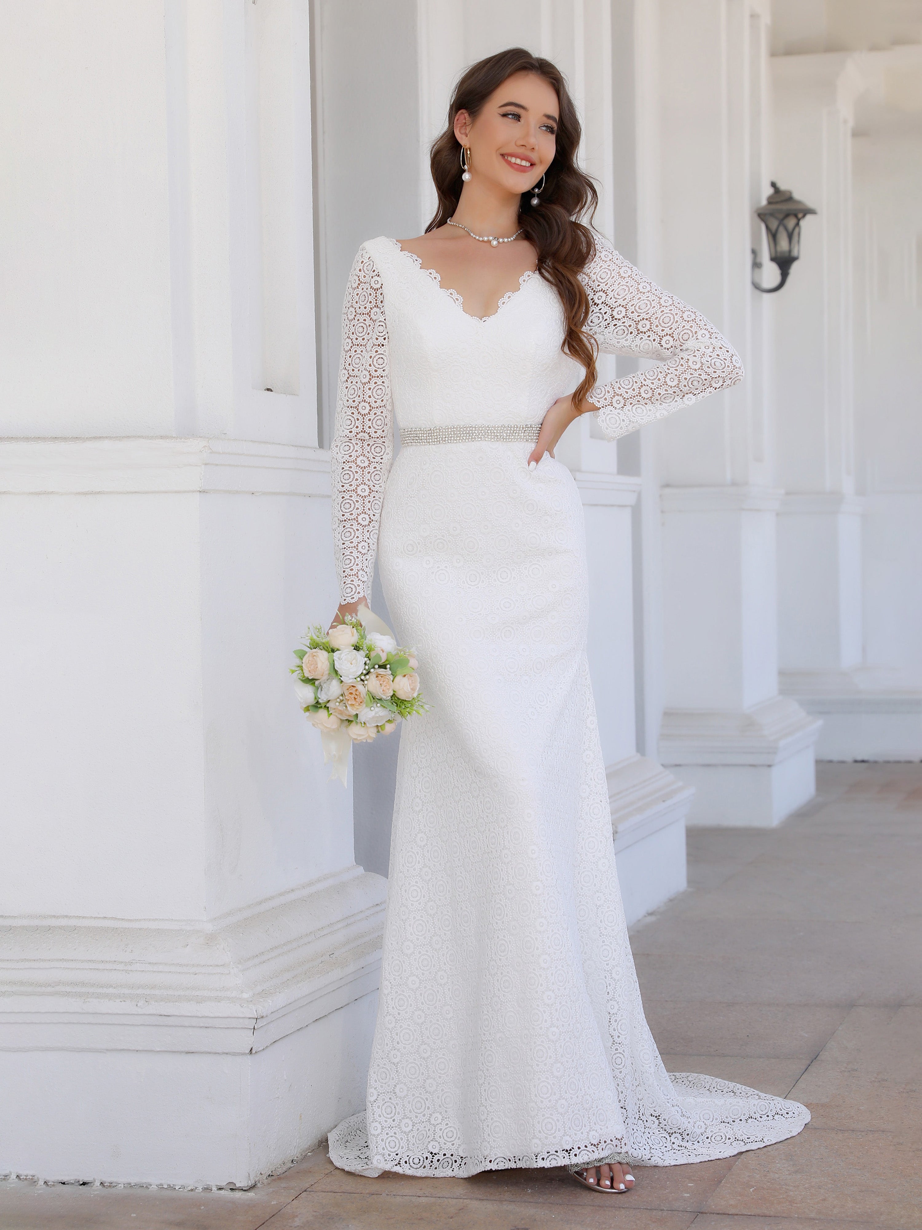 Col V Dentelle Robe de Mariage Fourreau/Colonne avec Traîne de balayage / pinceau