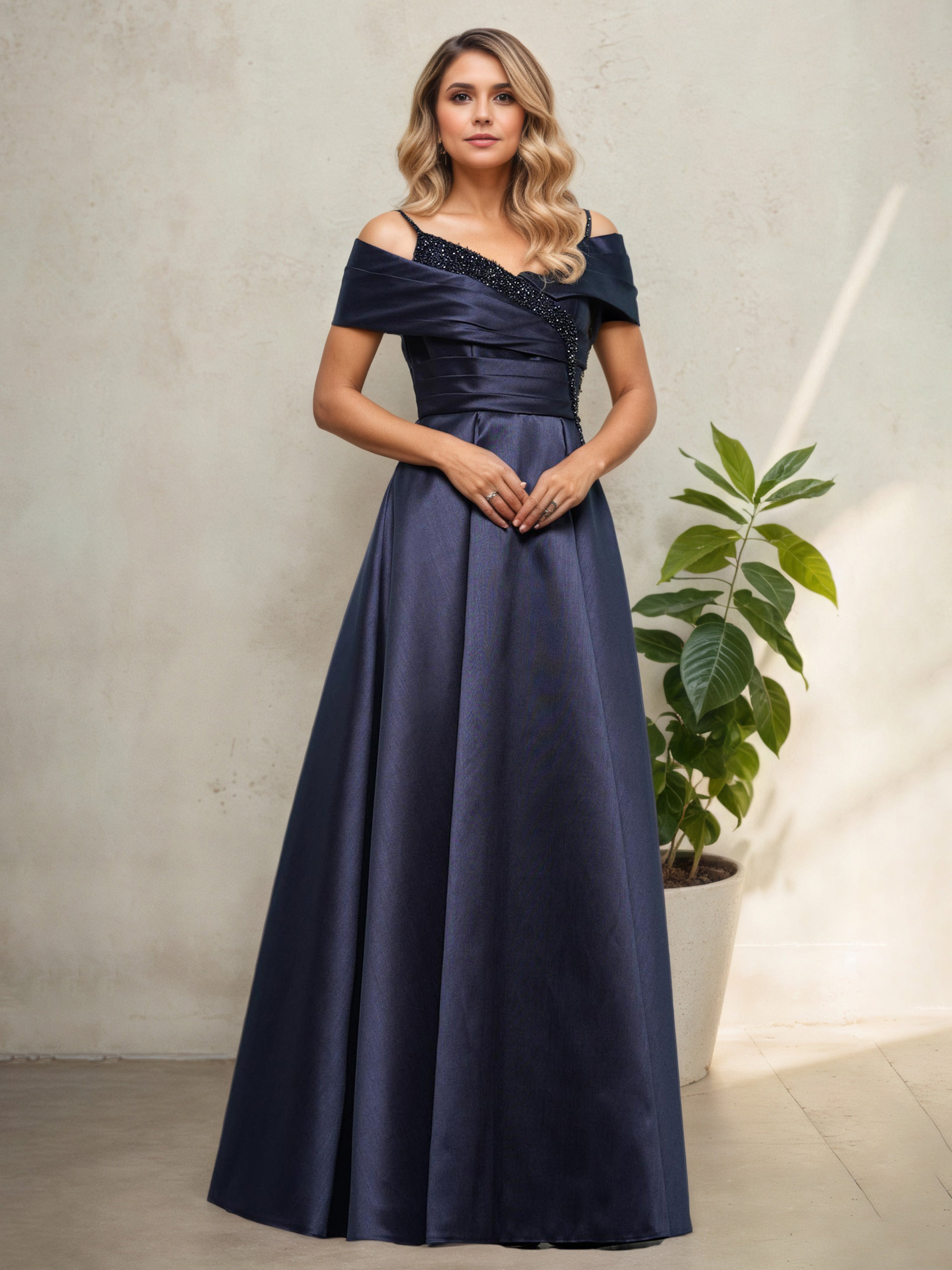 Robe Mère De La Mariée En Satin Bleu Marine À Bretelles Coupe A-Line