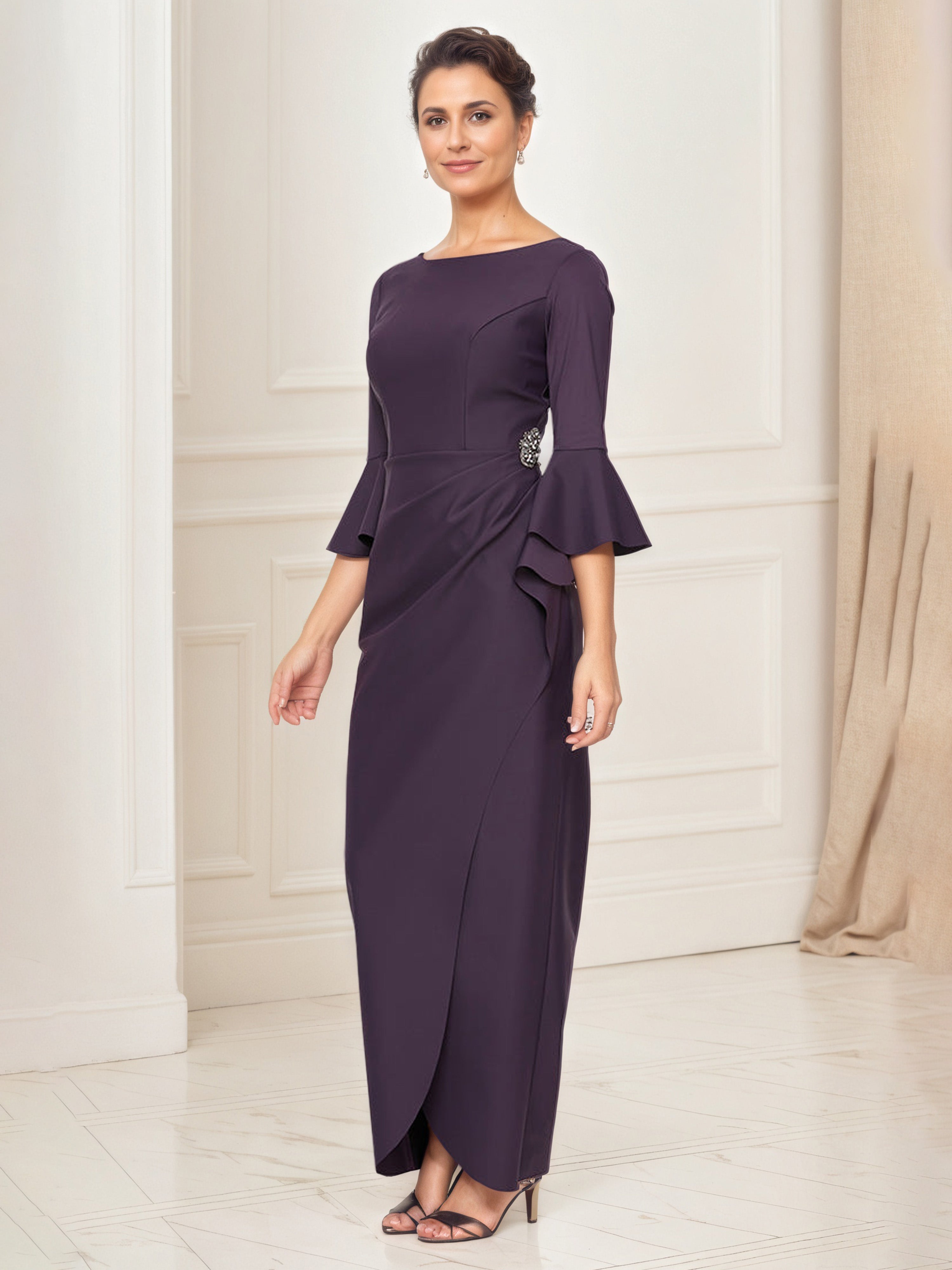 Robe Mère de la Mariée Aubergine Fourreau/Colonne Col Bateau Manches 3/4 et Bouffantes avec un corsage cintré