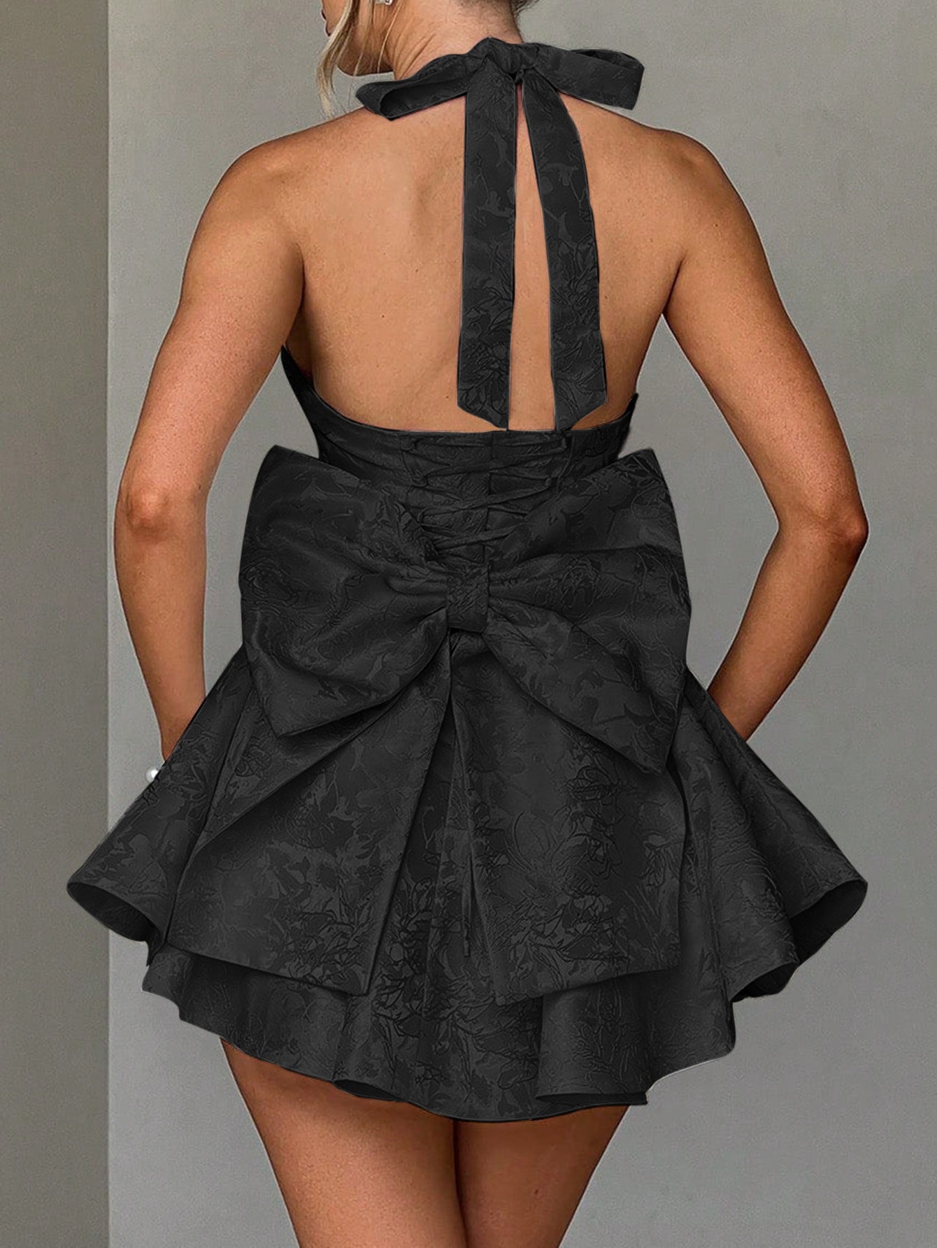 Robe Invitée Mariage Noir Imprimée Mini Décolleté en U à Nœud et Dos Nudé