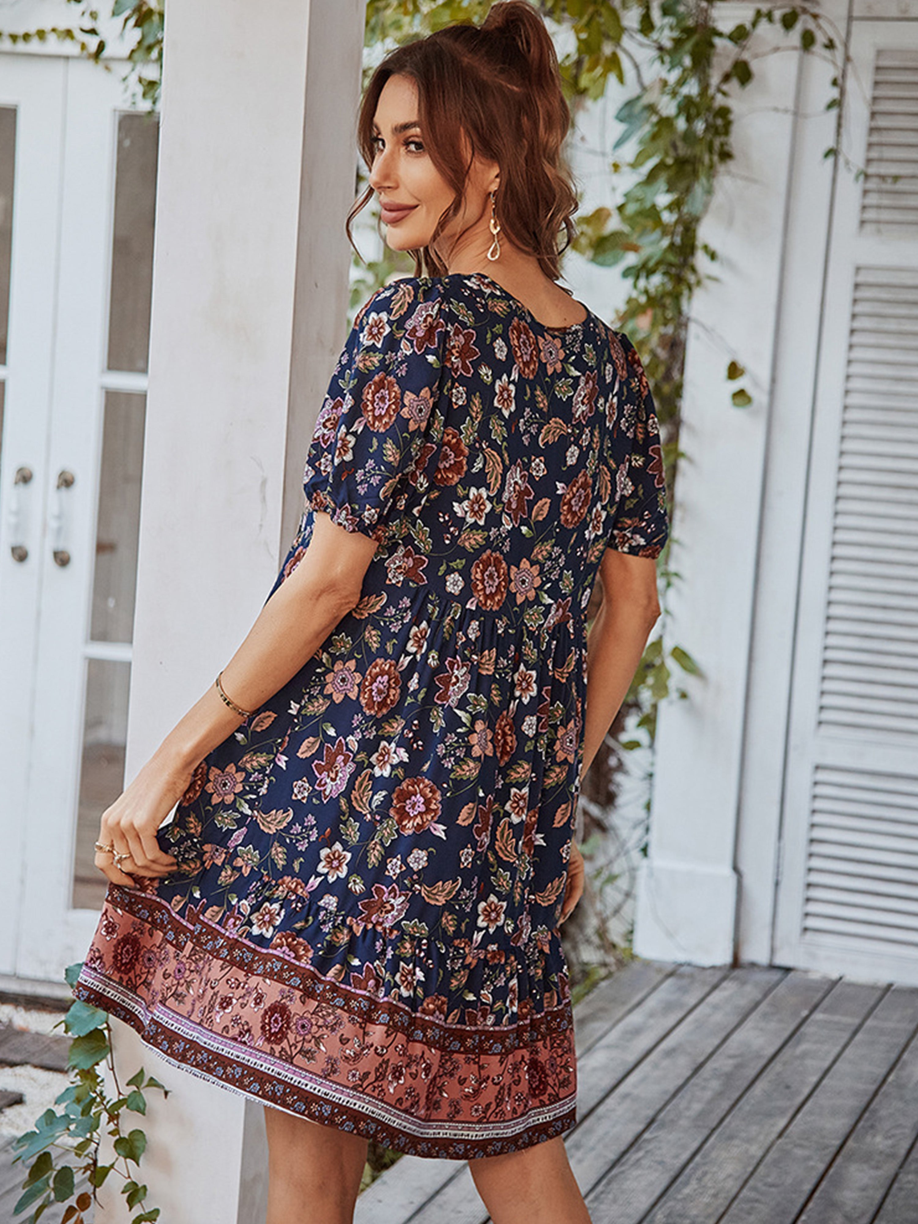 Robe Courte Trapèze Col V Manches Courtes Robe Invitée de Mariage en Bleu Marine