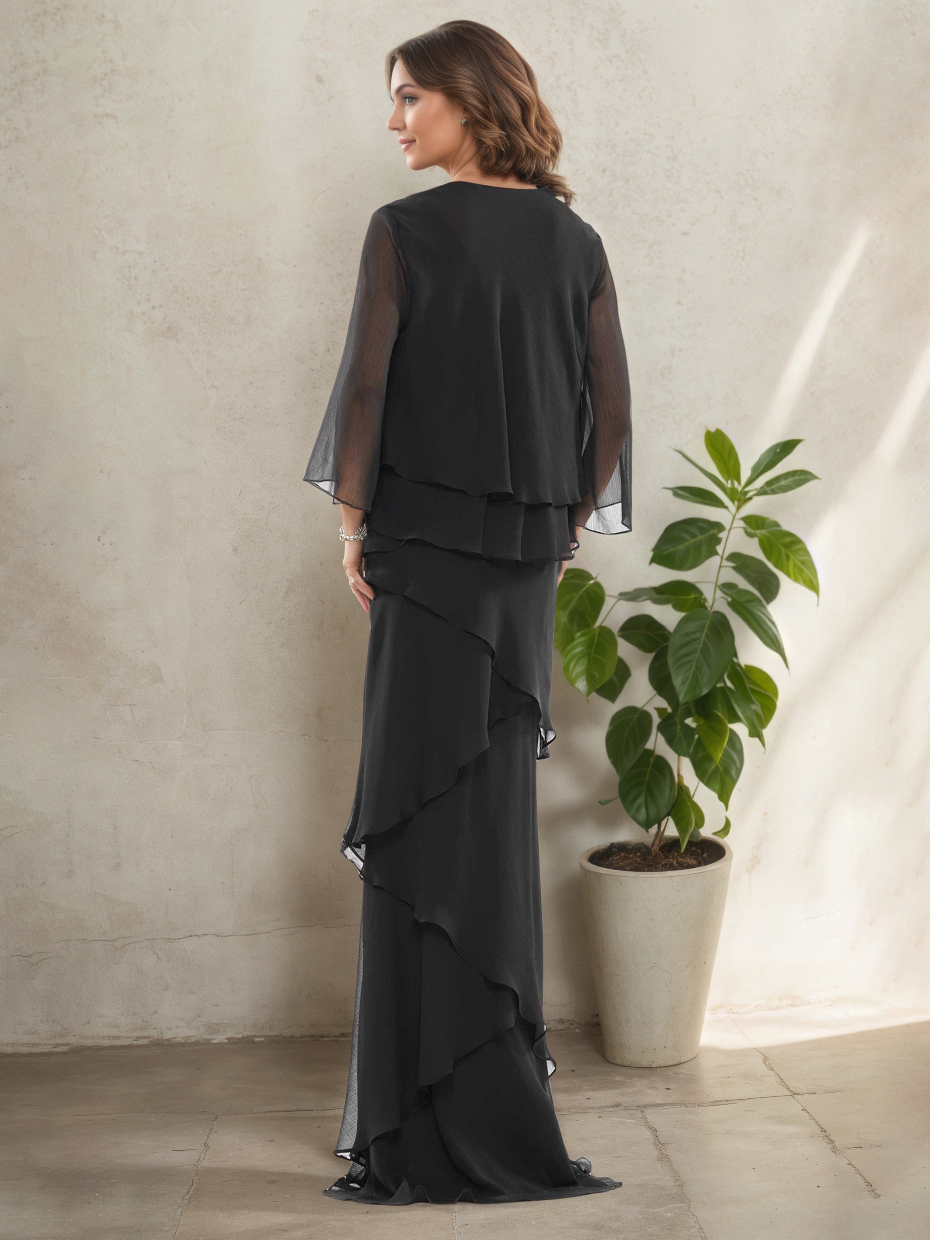 Robe Mère de la Mariée Noire Silhouette Fourreau/Colonne Longue à Décolleté en V avec Superpositions et Manches 3/4