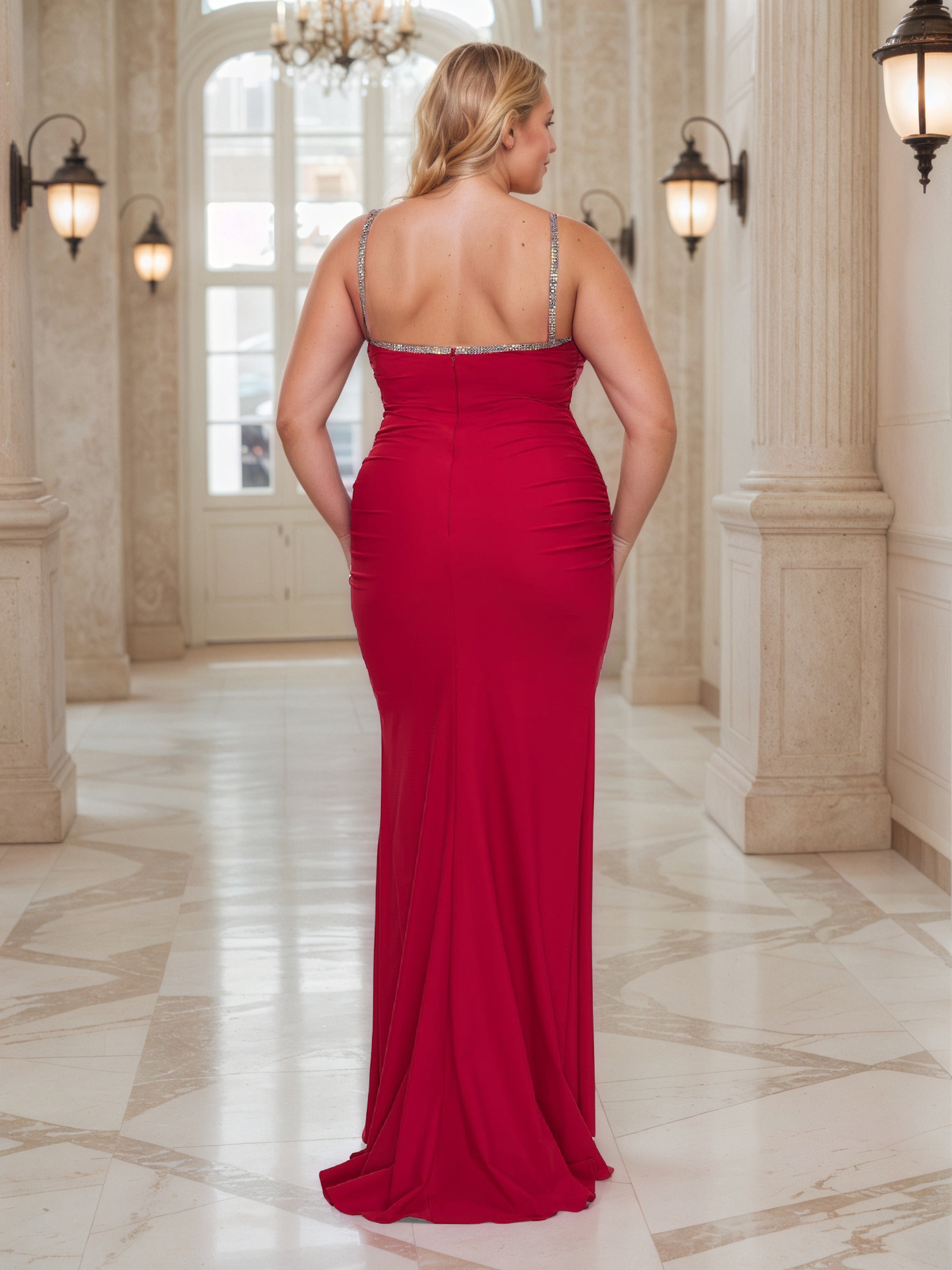 Robe de Bal Rouge à Bretelles Spaghetti Grande Taille Coupe Sheath avec Décolleté Pailleté