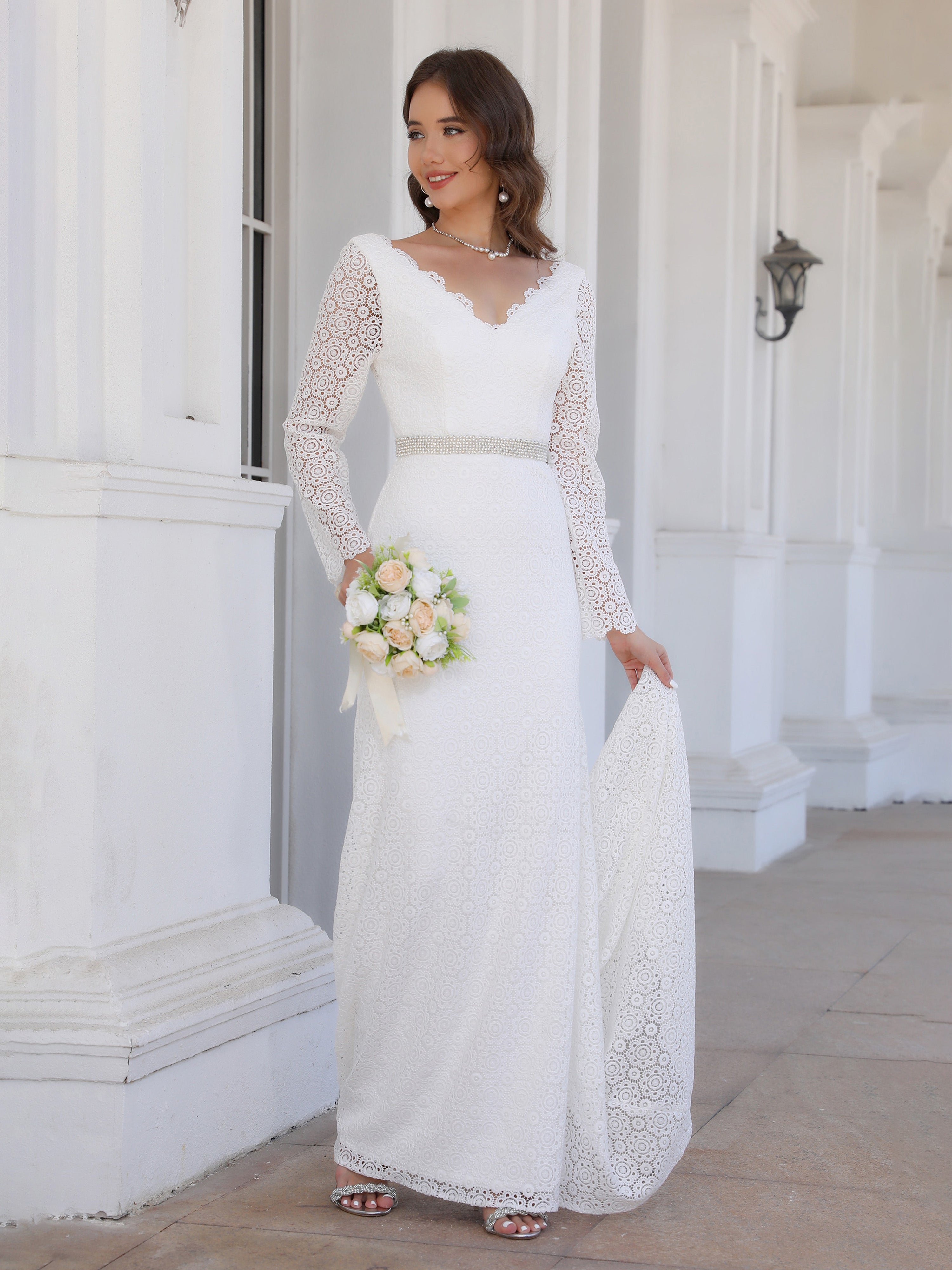 Col V Dentelle Robe de Mariage Fourreau/Colonne avec Traîne de balayage / pinceau