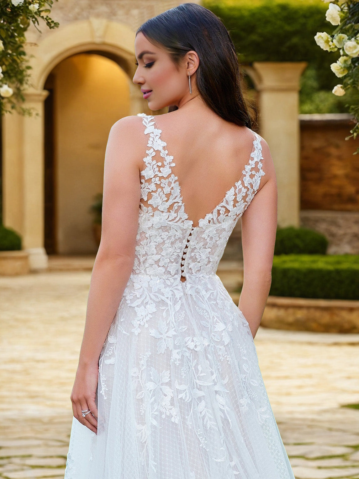 Col V Dentelle&Tulle Robe de Mariage Trapèze avec la Courte Traîne