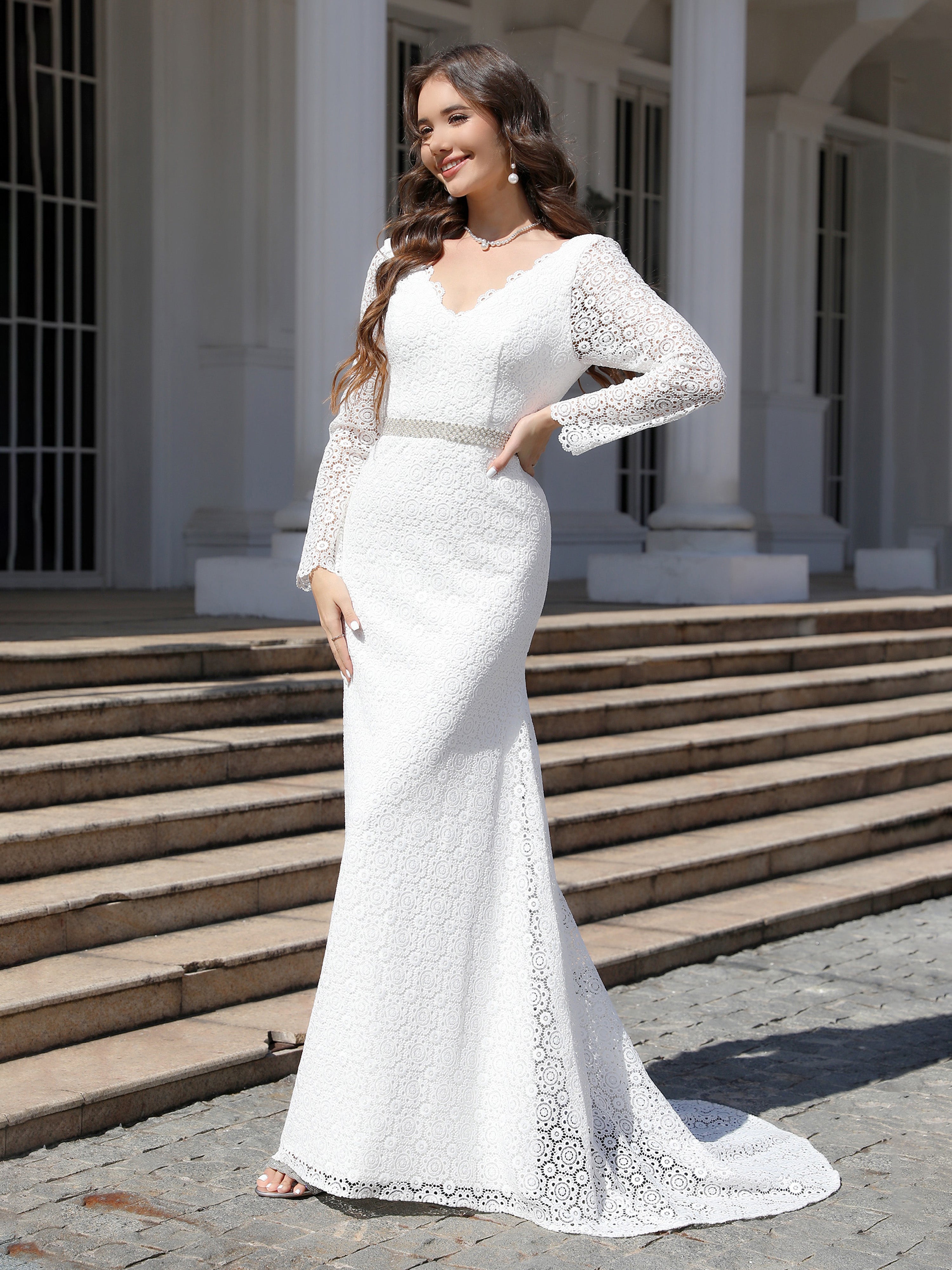 Col V Dentelle Robe de Mariage Fourreau/Colonne avec Traîne de balayage / pinceau