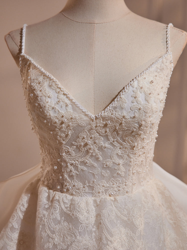 Robe de Mariée Asymétrique Bretelles Spaghetti en Dentelle avec Perles et Nœud Papillon