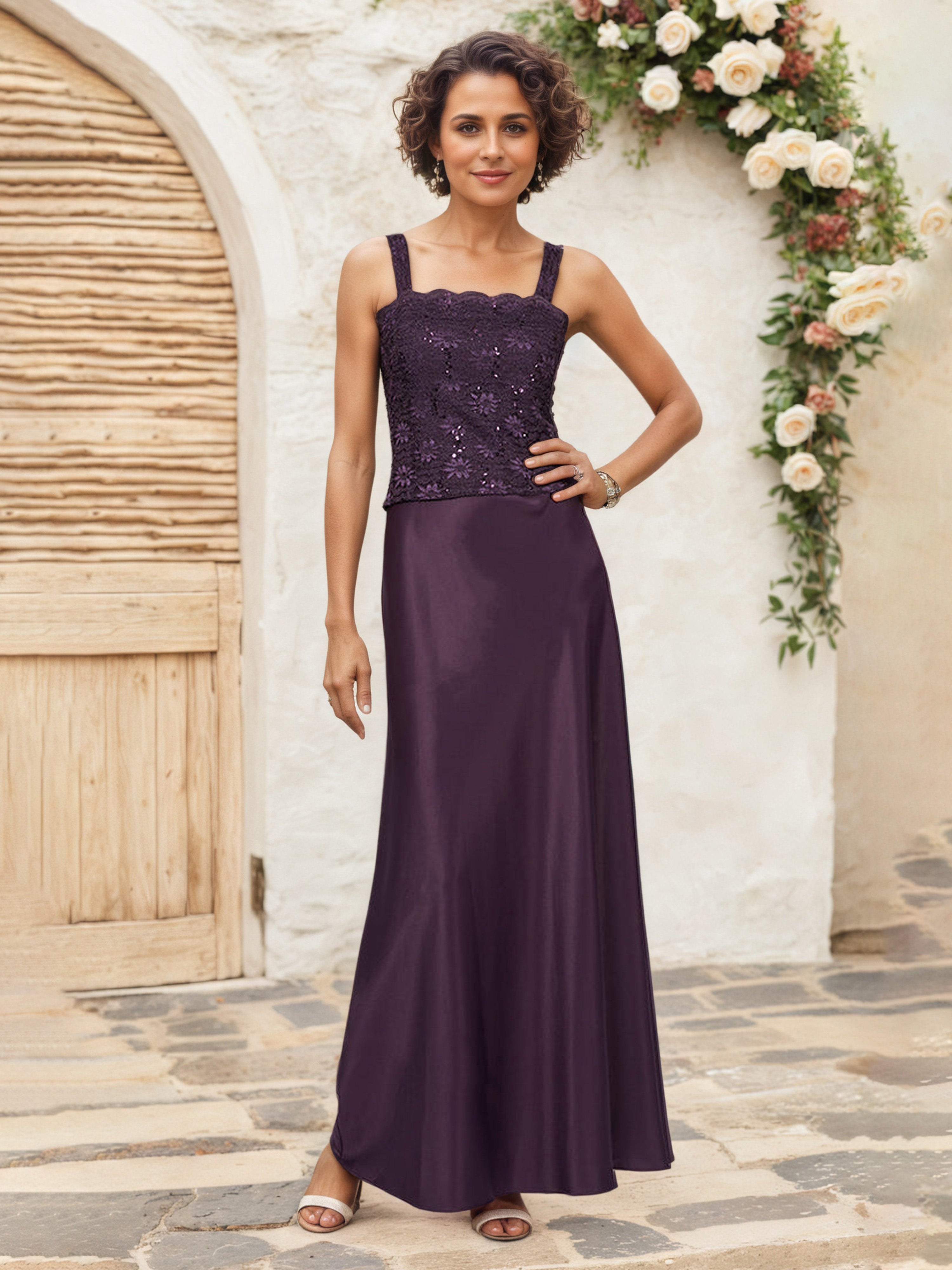 Tenue Mère de la Mariée Très Chic CABERNET Trapèze Col Carré Manches 3/4 Robe en Satin Extensible et Dentelle
