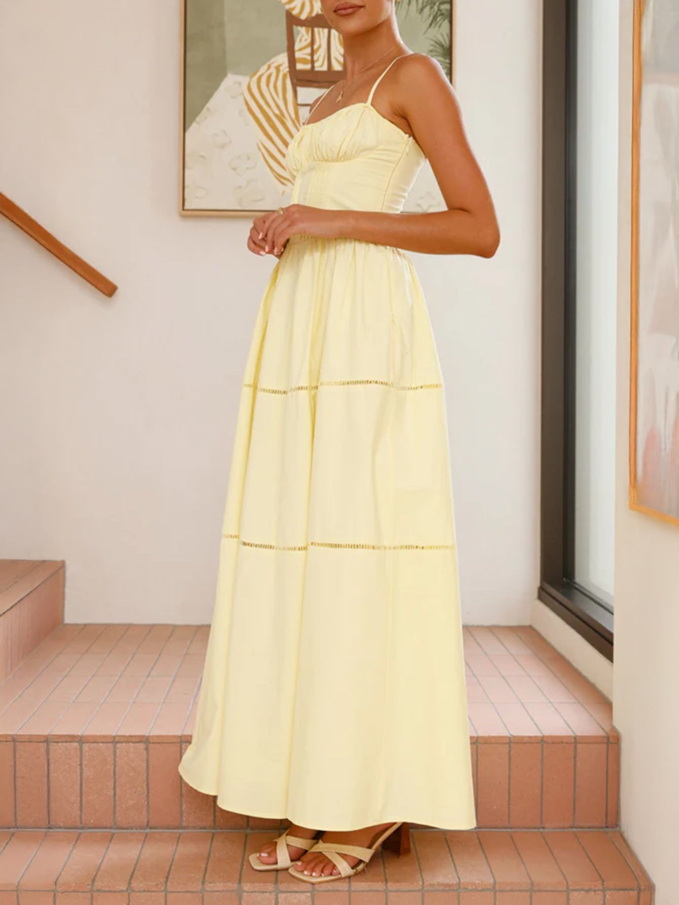 Robe Invitée Mariage JONQUILLE Encolure Carrée à Bretelles Fines