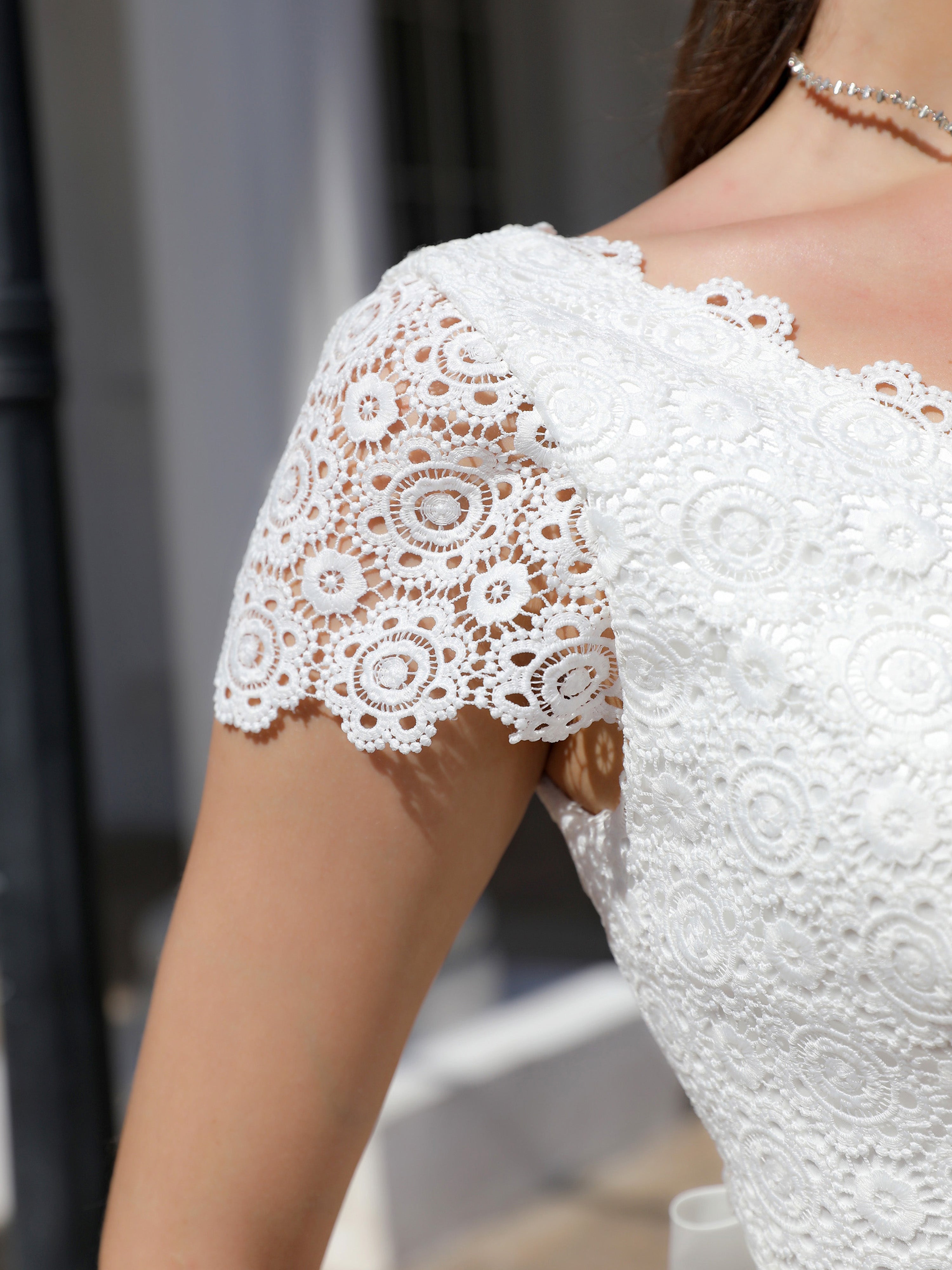 Col V Dentelle&Satin Robe de Mariage Trapèze avec Traîne de balayage / pinceau