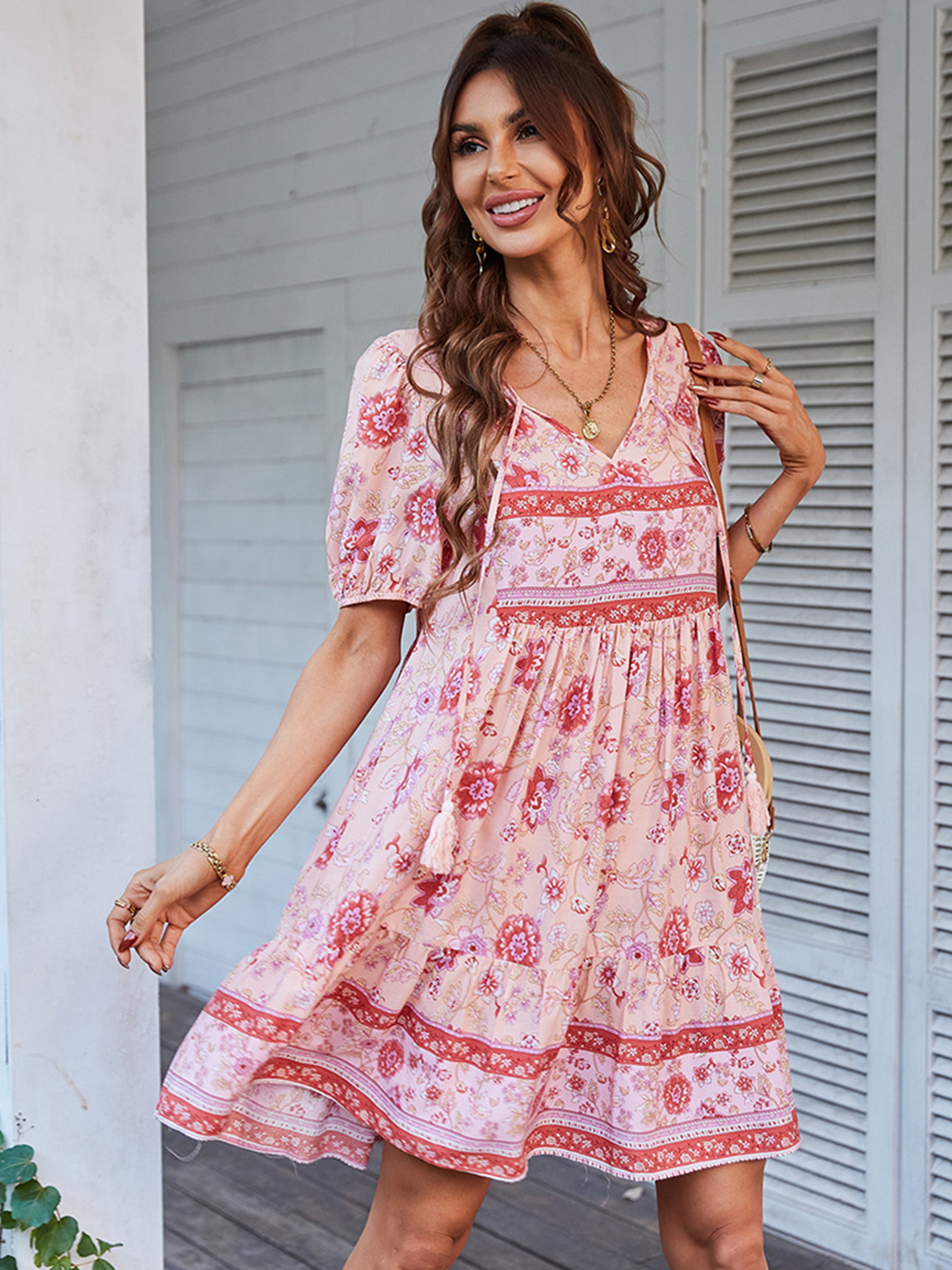 Robe Courte Trapèze Col V Manches Courtes Robe Invitée de Mariage en Rose