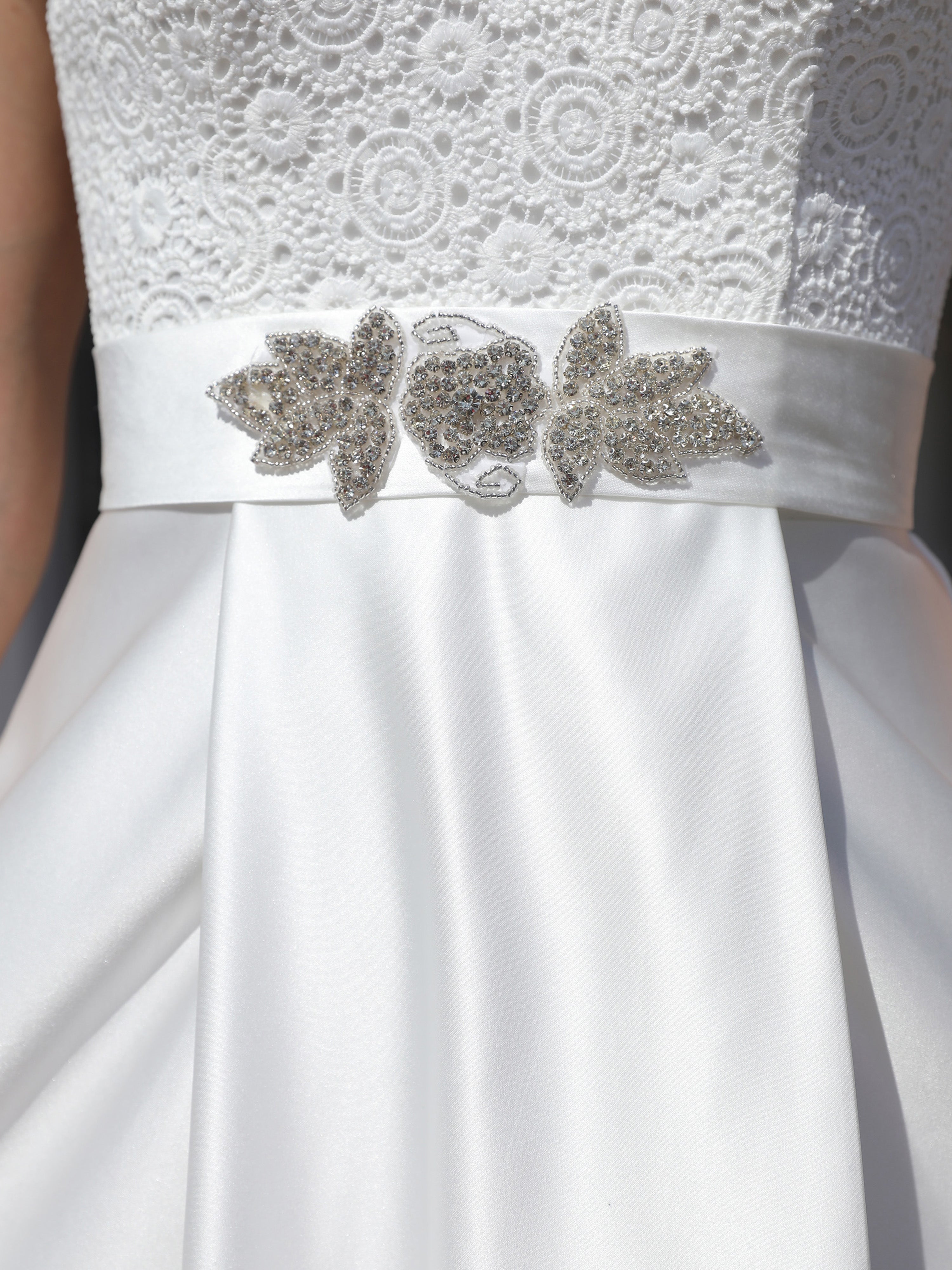 Col V Dentelle&Satin Robe de Mariage Trapèze avec Traîne de balayage / pinceau