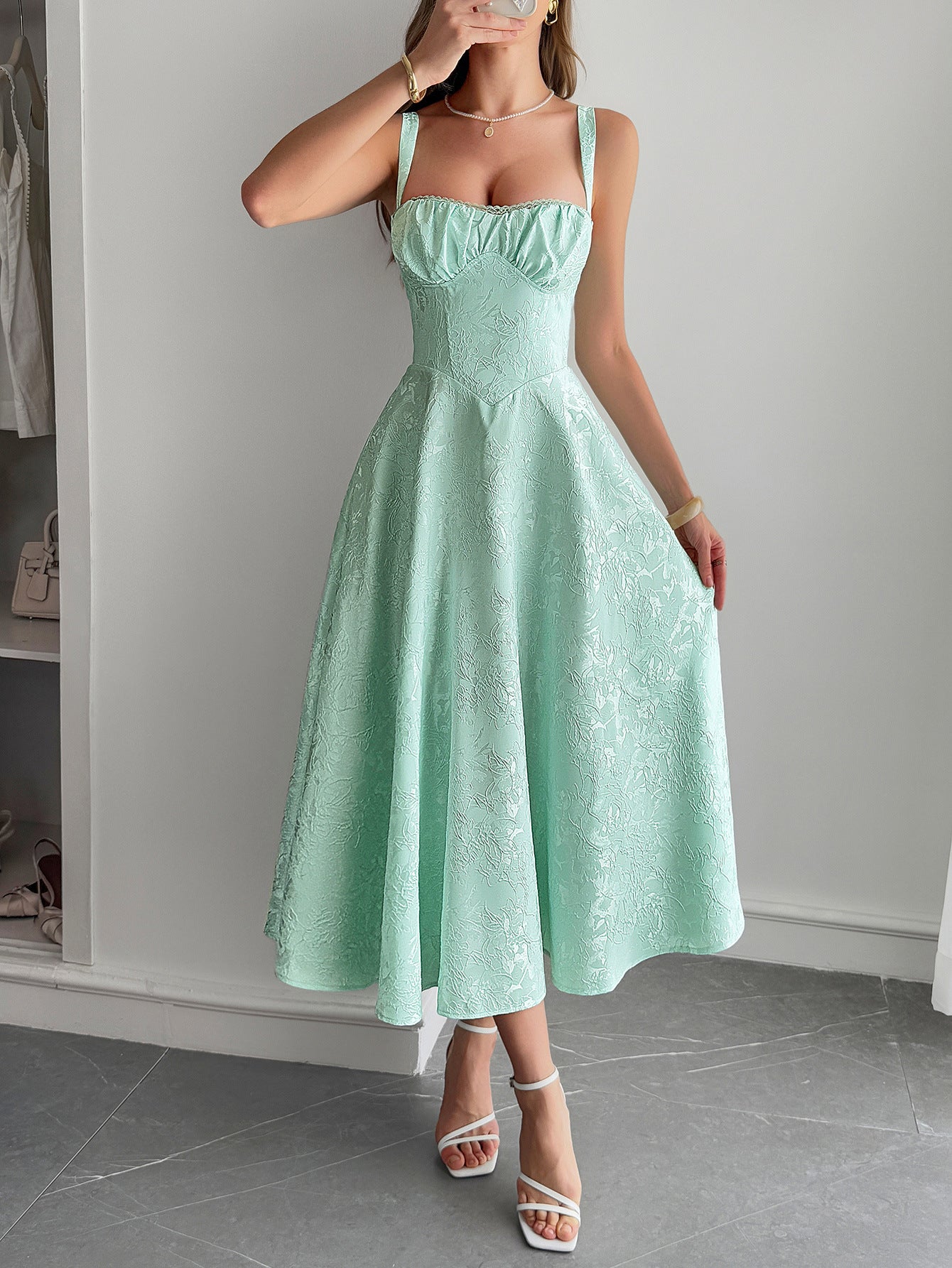 Robe Invitée Mariage VERT_MENTHE Coupe A à Bretelles
