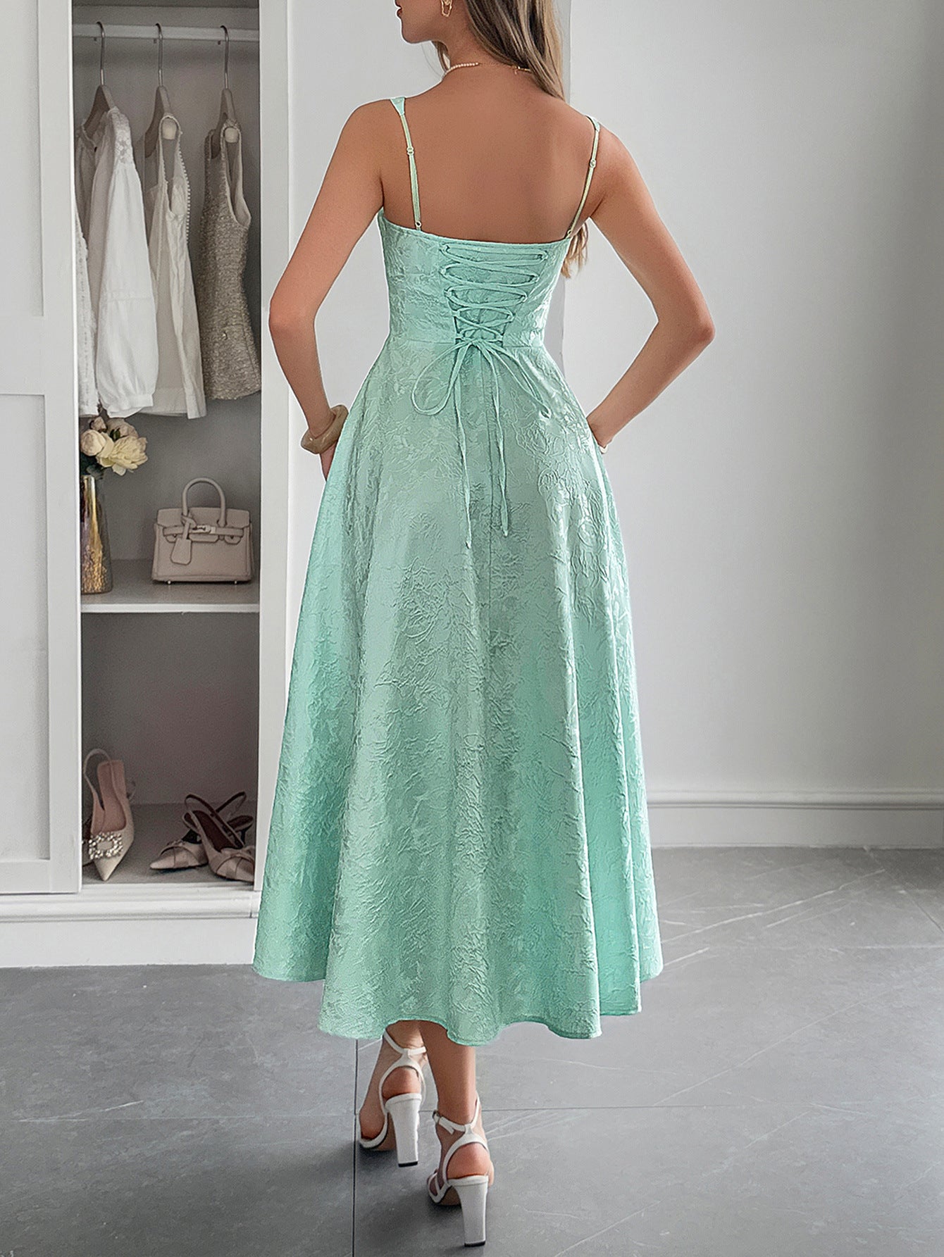 Robe Invitée Mariage VERT_MENTHE Coupe A à Bretelles