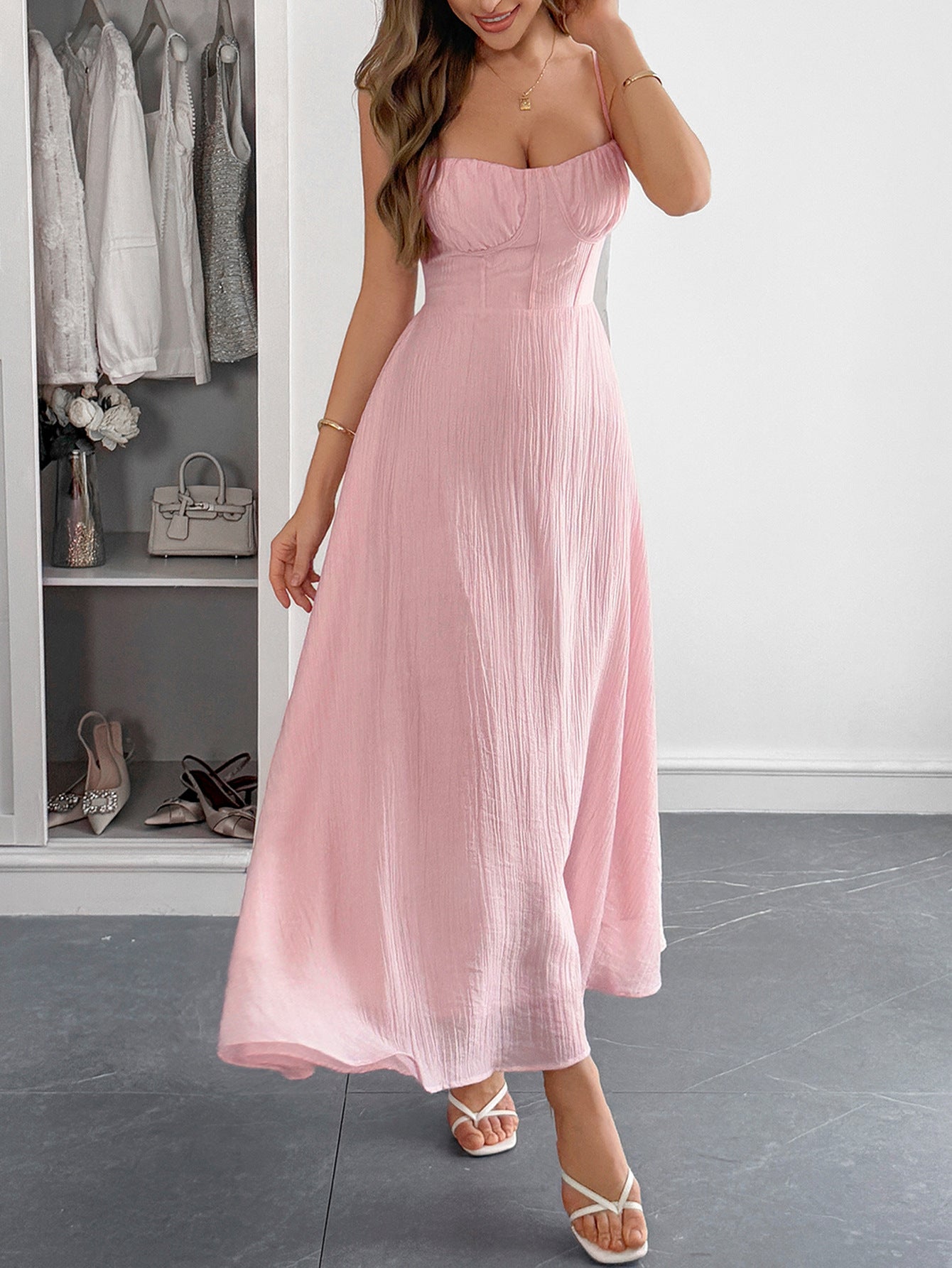 Robe Invitée Mariage Rose à Bretelles Fines Sans Manches