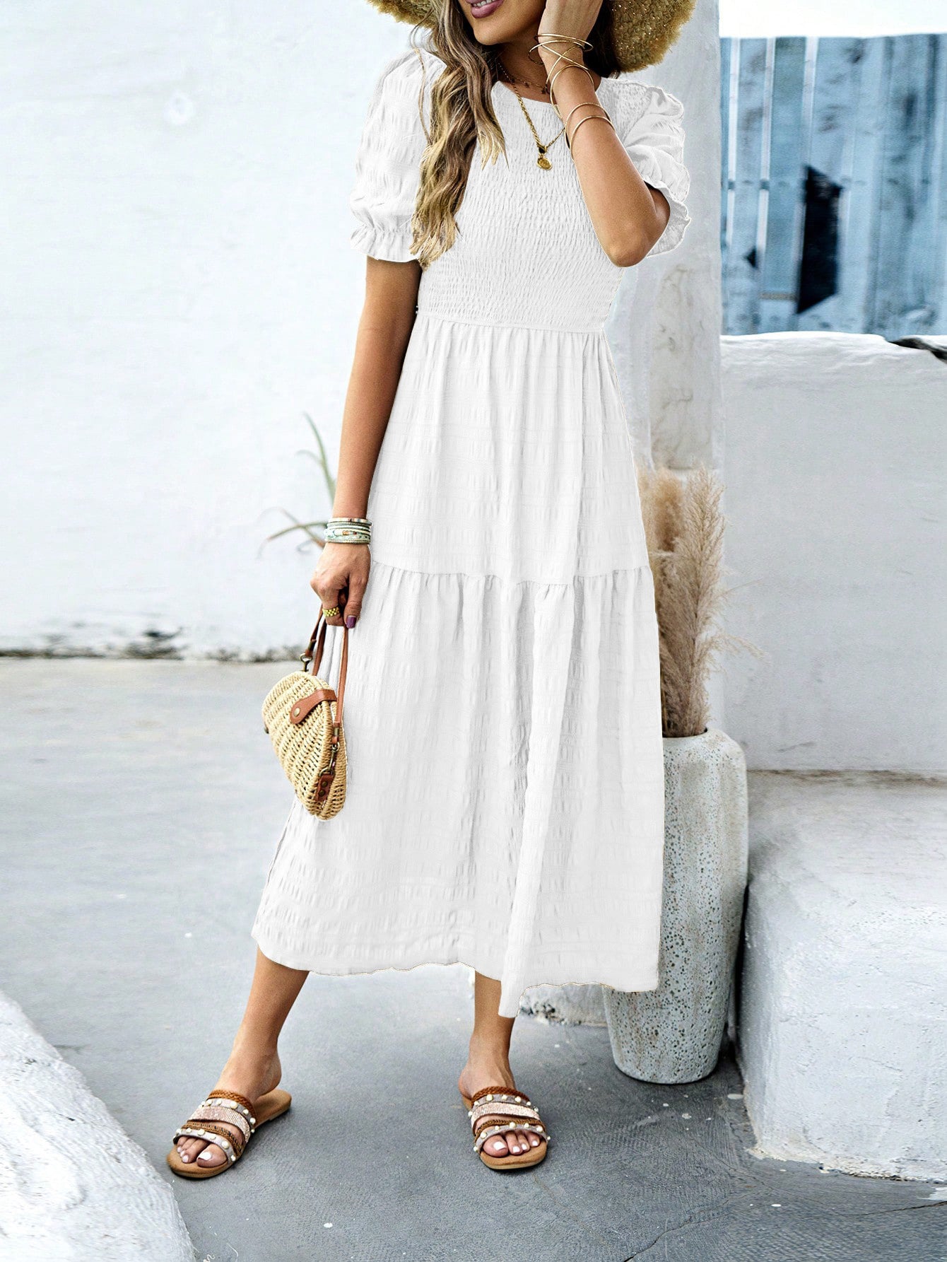 Robe Invitée Mariage Blanche à Manches Courtes Encolure Ras du Cou