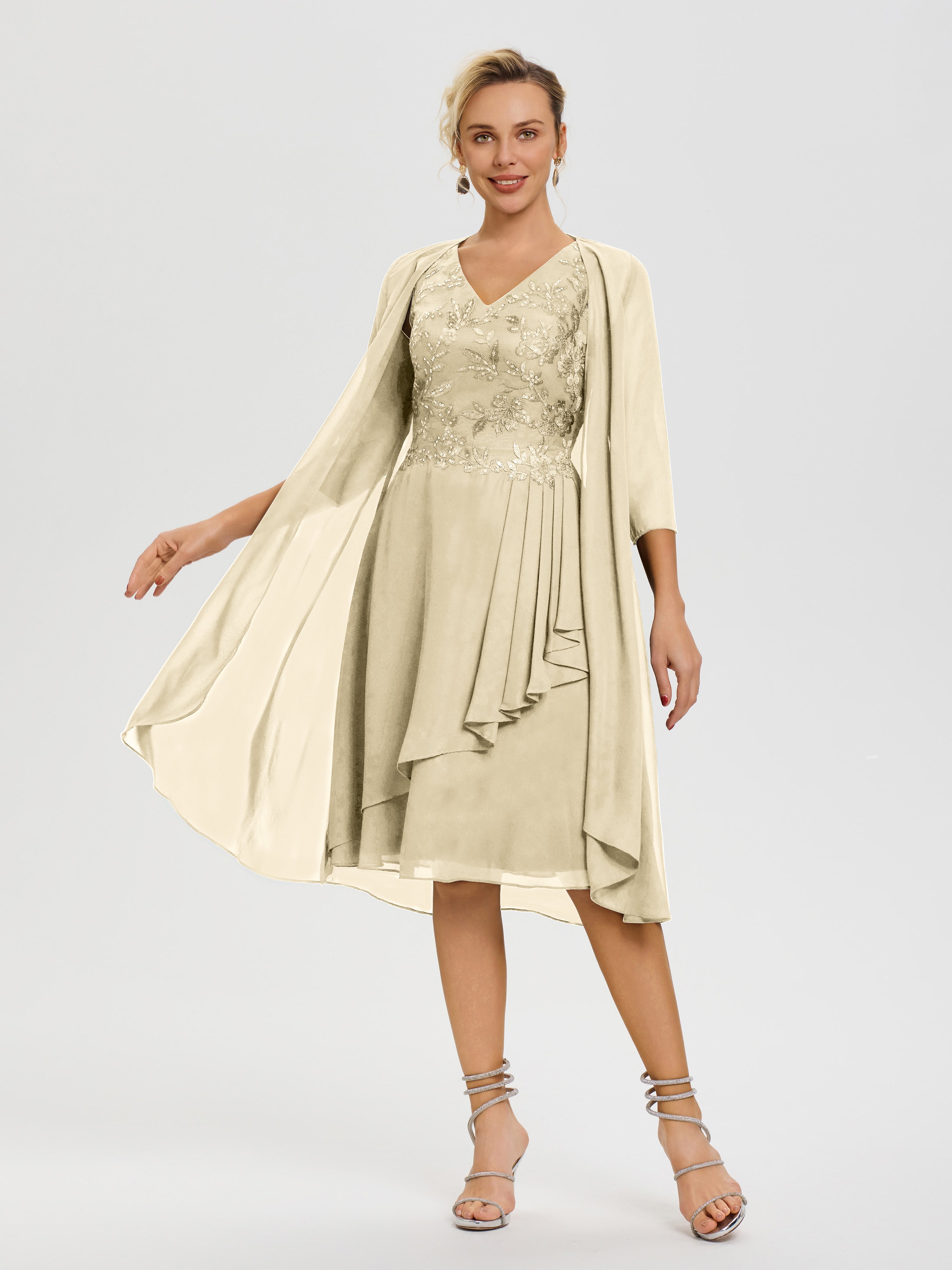 Robe Mere De La Mariee Champagne 2 Pièces Asymétrique Col V Mousseline & Dentelle Tenue Mère De La Mariée Très Chic