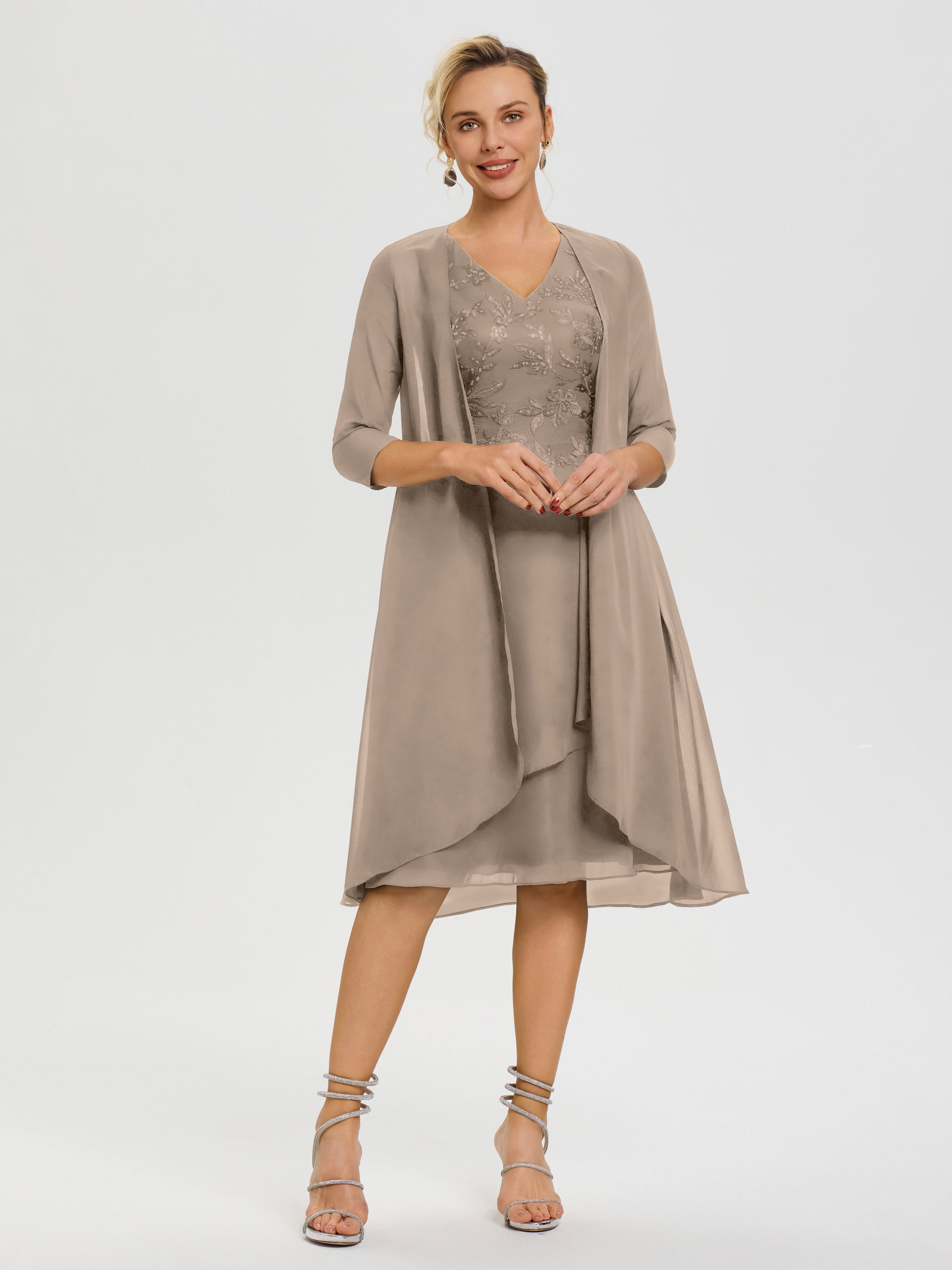 Robe Mère De Marié Taupe 2 Pièces Asymétrique Col V Mousseline & Dentelle Tenue Mère De La Mariée Très Chic