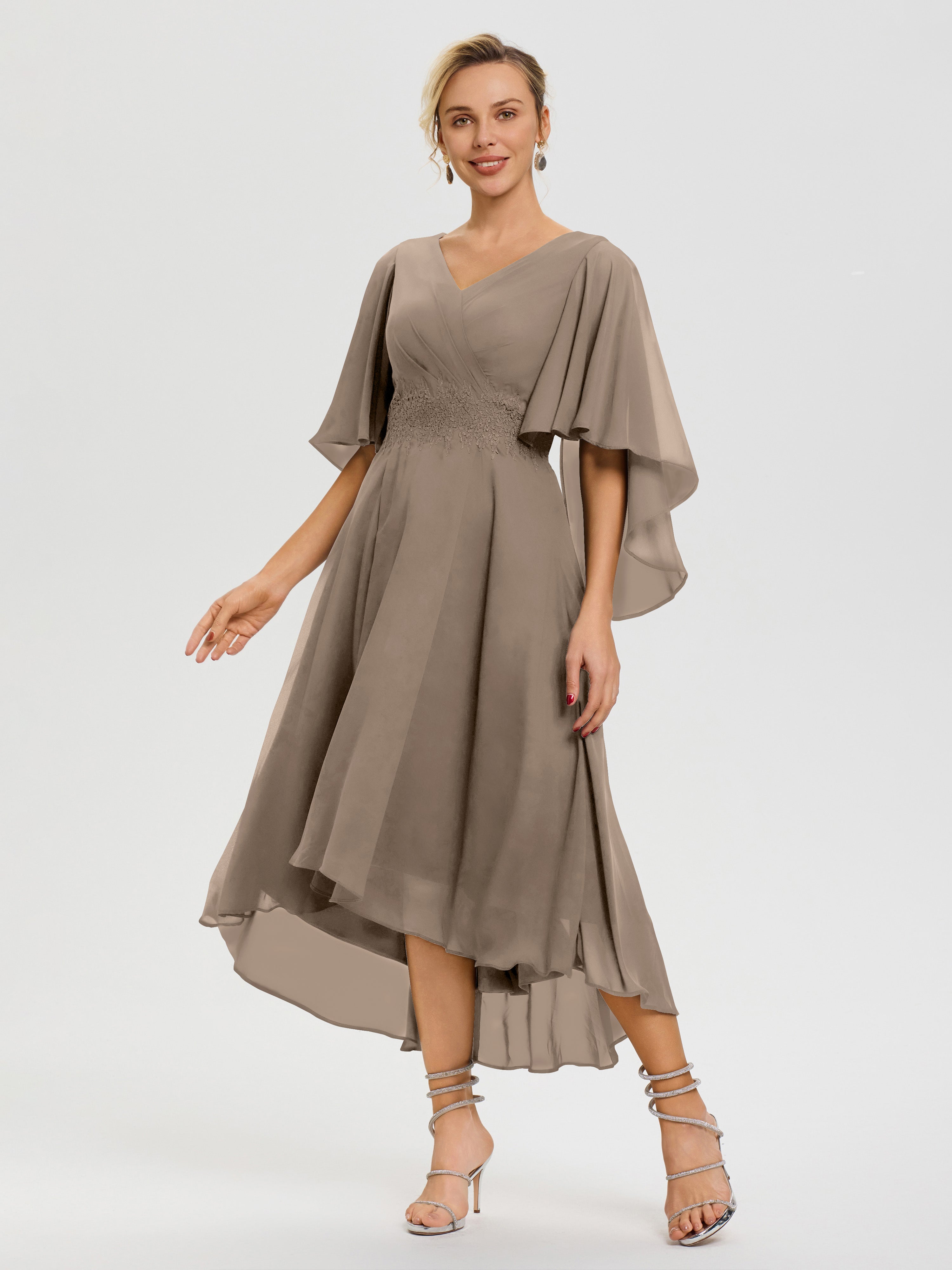 Robe Pour Mère De Mariée Taupe Col V Mousseline & Dentelle Manches Asymétrique Robe Pour Mère De Mariée
