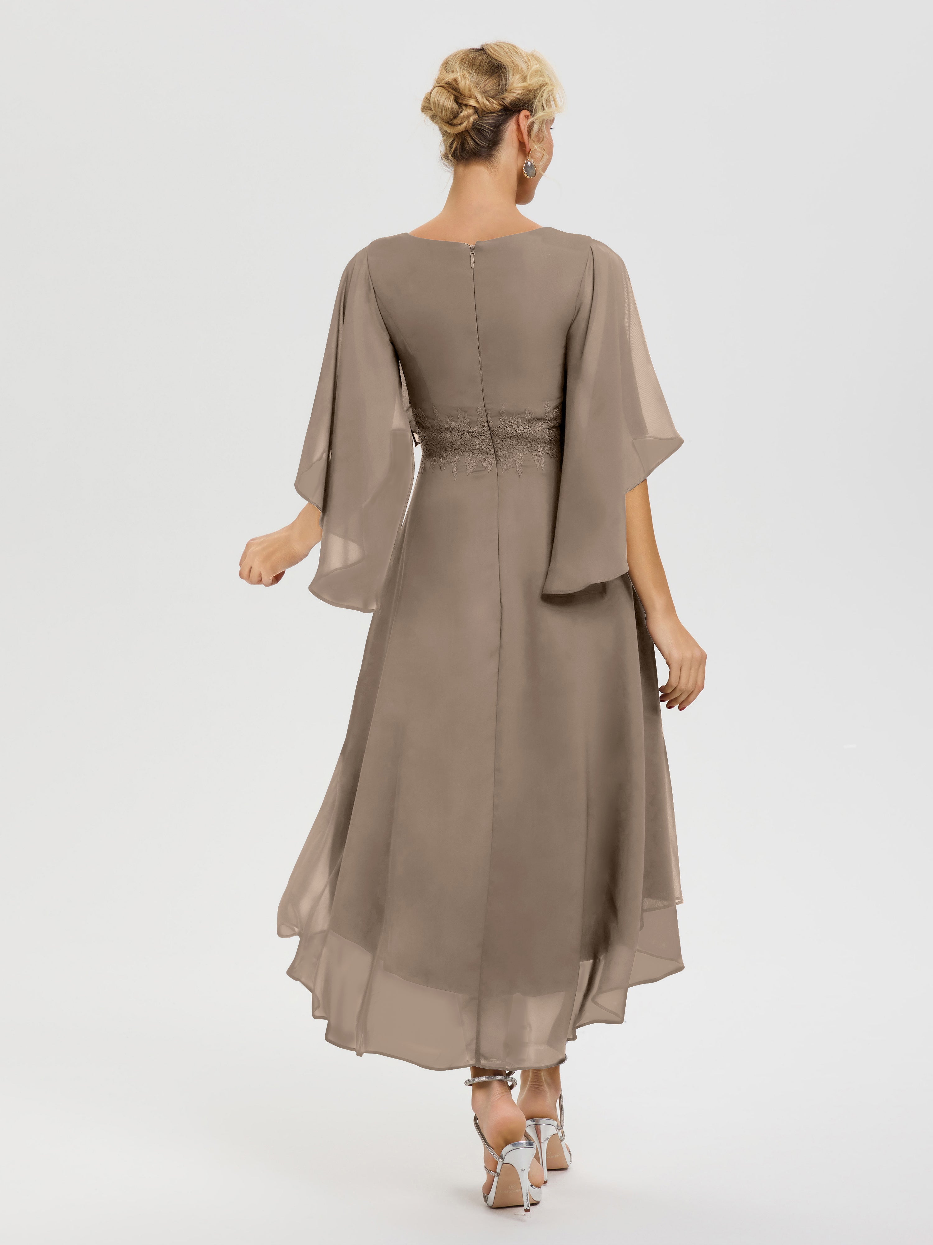 Robe Pour Mère De Mariée Taupe Col V Mousseline & Dentelle Manches Asymétrique Robe Pour Mère De Mariée