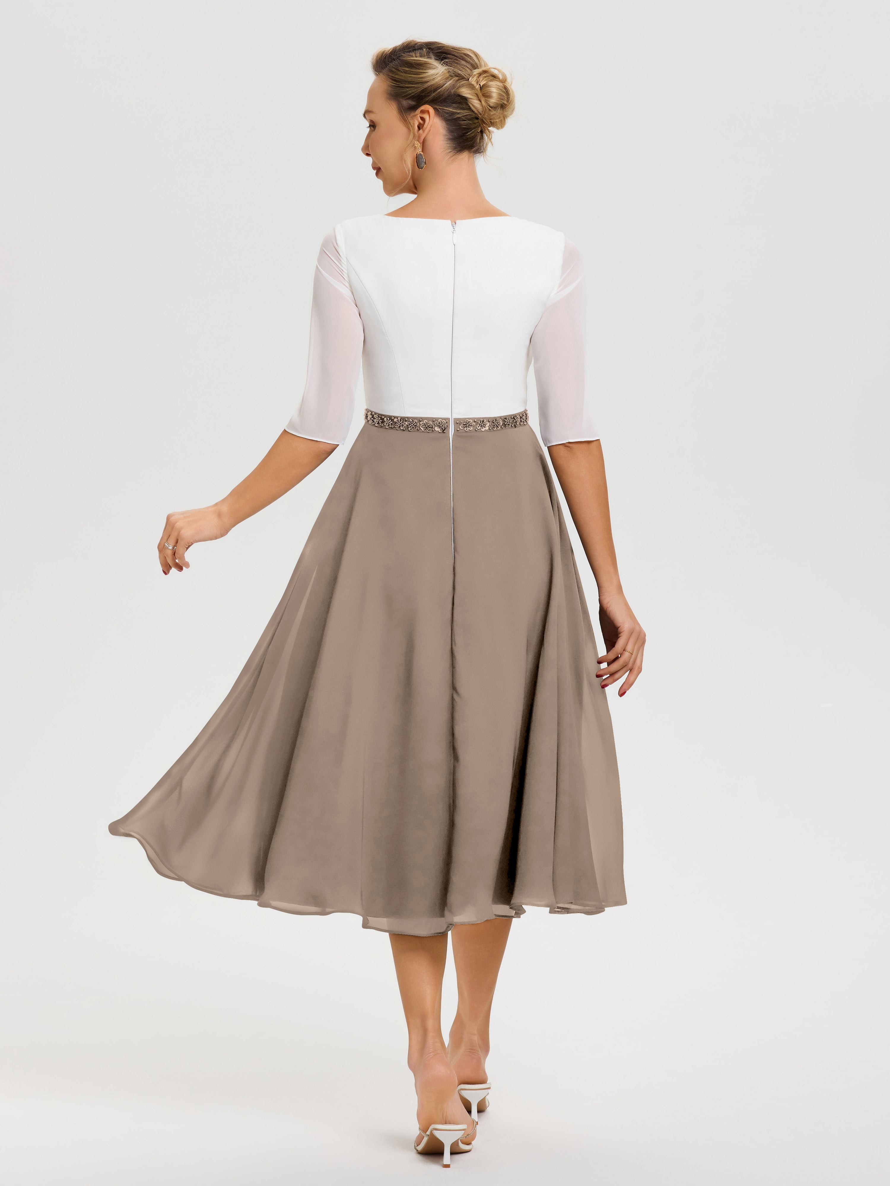 Robe Chic Mère De La Mariée Taupe Col V Mousseline & Dentelle Demi Manches Robe De La Mère Du Marié