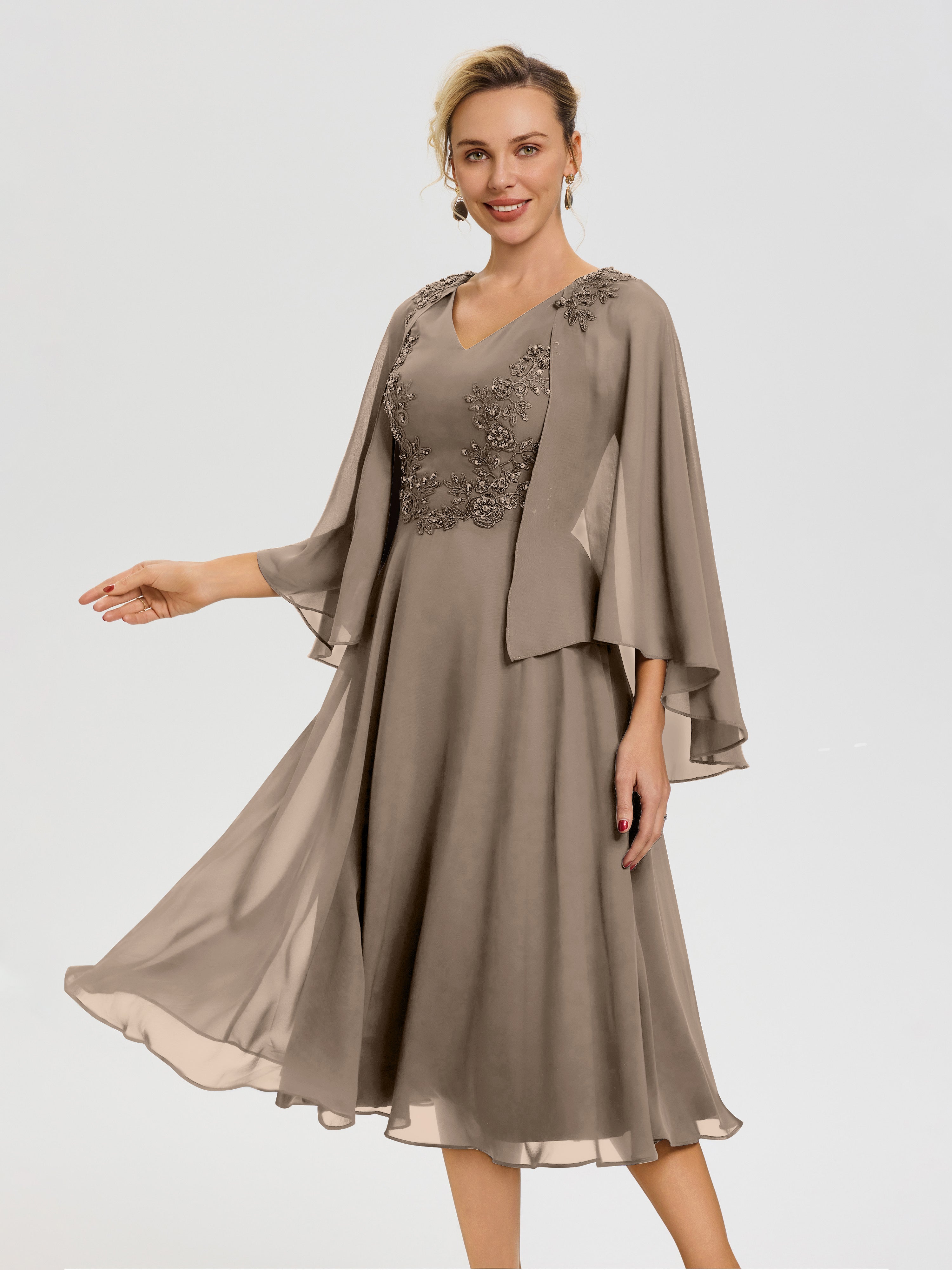 Robe De Mère De Mariée Moderne Taupe 3/4 Manches Col V Mousseline & Dentelle Robe Mère De Mariée