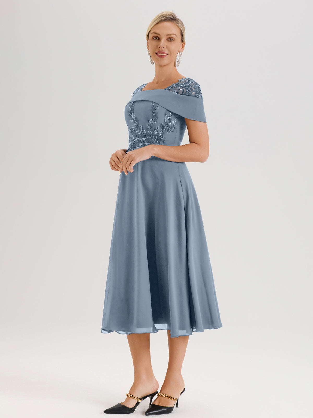 Cicinia Robe Trapèze Pour Mère De La Mariée Bleu Poudré En Mousseline Et Dentelle Col Carré Manches Courtes Longueur Mi-Mollet