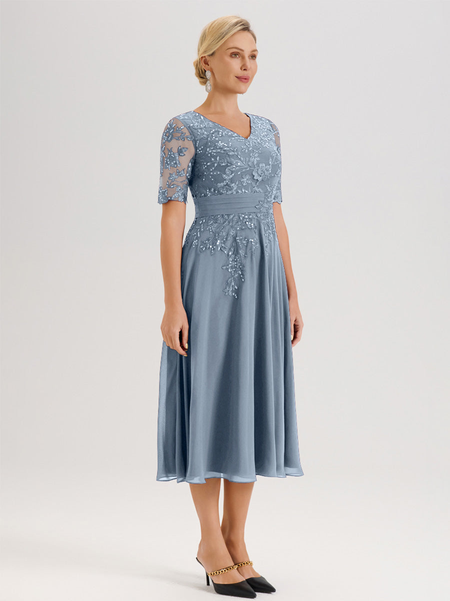 Cicinia Robe Mère De La Mariée Moderne Bleu Poussiereux Décolleté En V Manches Courtes Longueur Mi-Mollet
