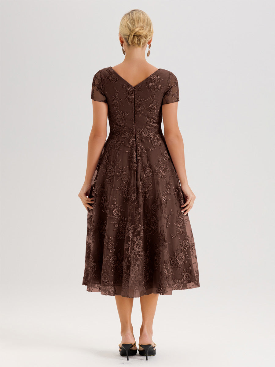 Cicinia Chocolat Robe Mère De La Mariée Col Ras Du Cou Manches Courtes En Mousseline Et Dentelle Longueur Mi-Mollet