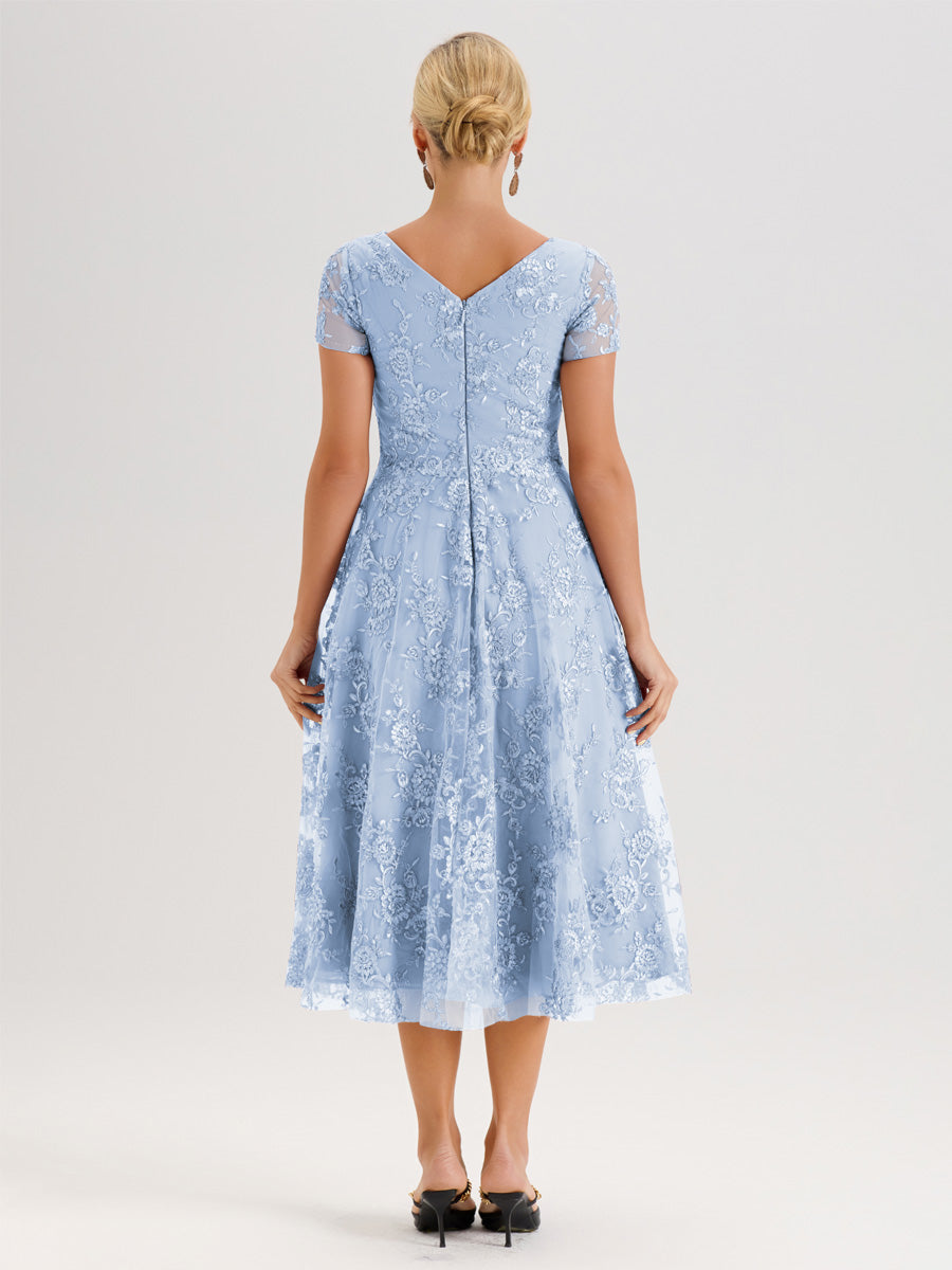 Cicinia Bleu Ciel Robe Mère De La Mariée Col Ras Du Cou Manches Courtes En Mousseline Et Dentelle Longueur Mi-Mollet