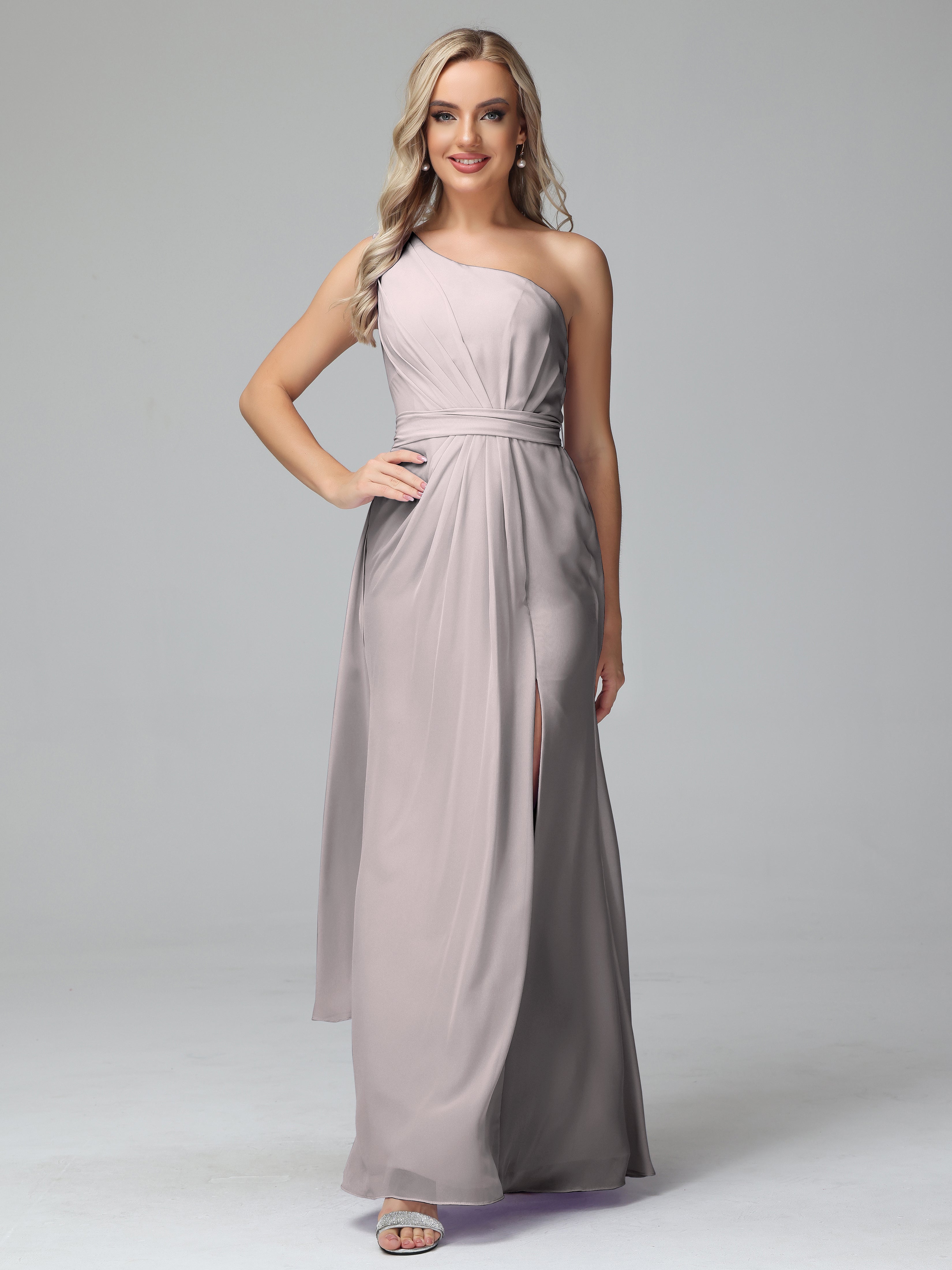 Robe Demoiselle D Honneur Argentée Trapèze Décolleté Asymétrique Mousseline Robe De Demoiselle D'Honneur Avec Plissé