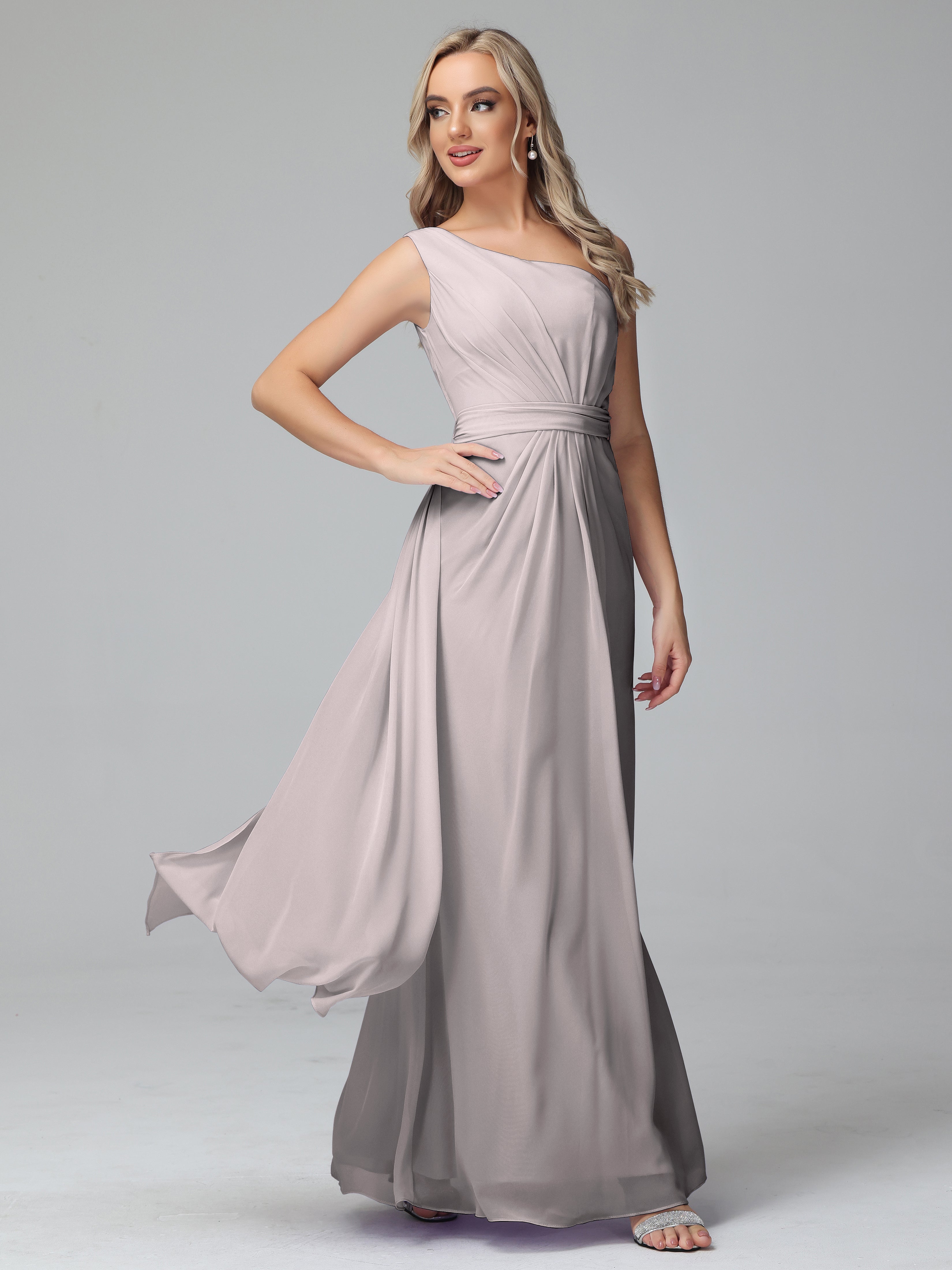 Robe Demoiselle D Honneur Argentée Trapèze Décolleté Asymétrique Mousseline Robe De Demoiselle D'Honneur Avec Plissé