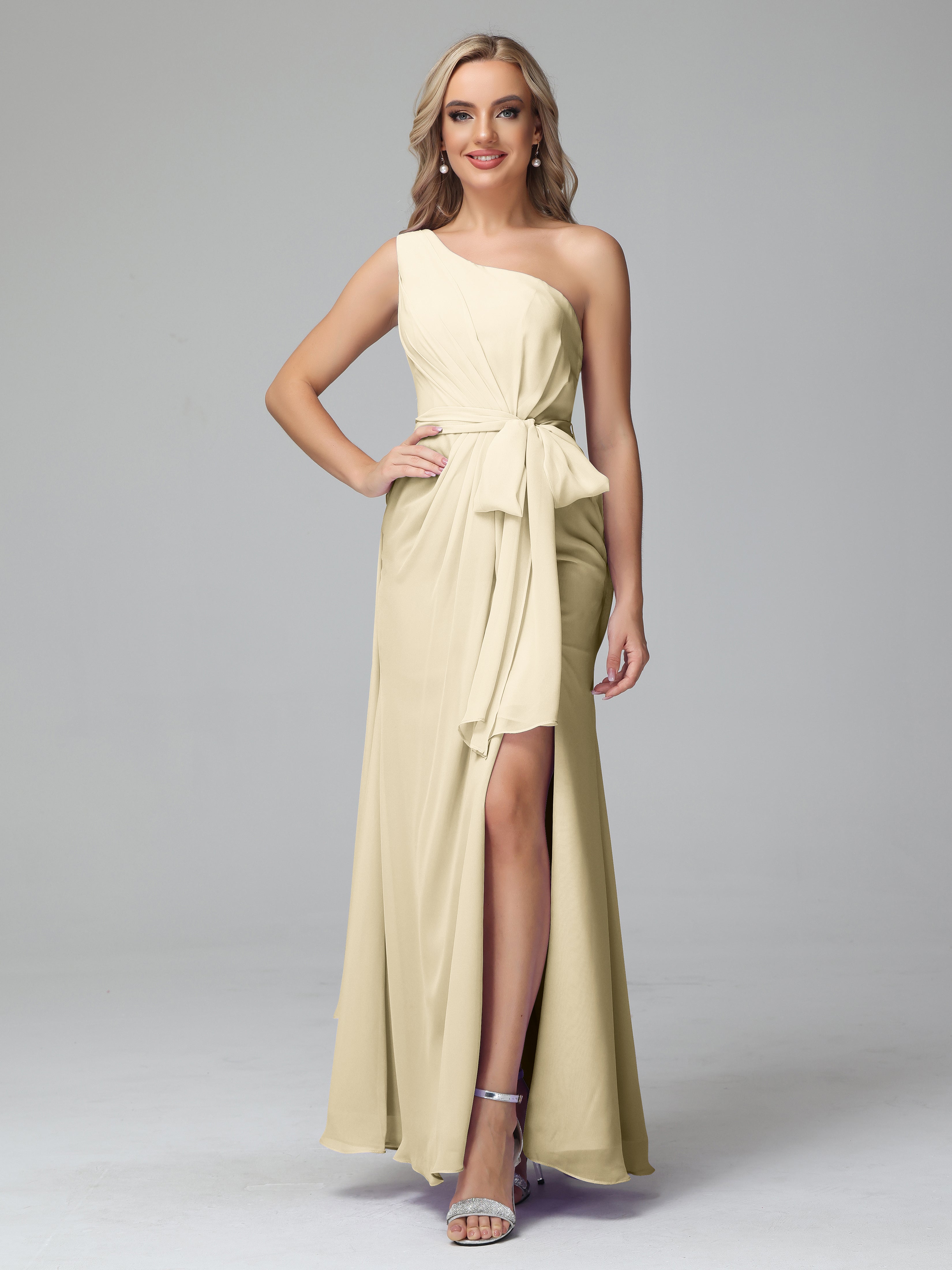 Robe Demoiselle D Honneur Champagne Trapèze Décolleté Asymétrique Mousseline Robe De Demoiselle D'Honneur Avec Plissé