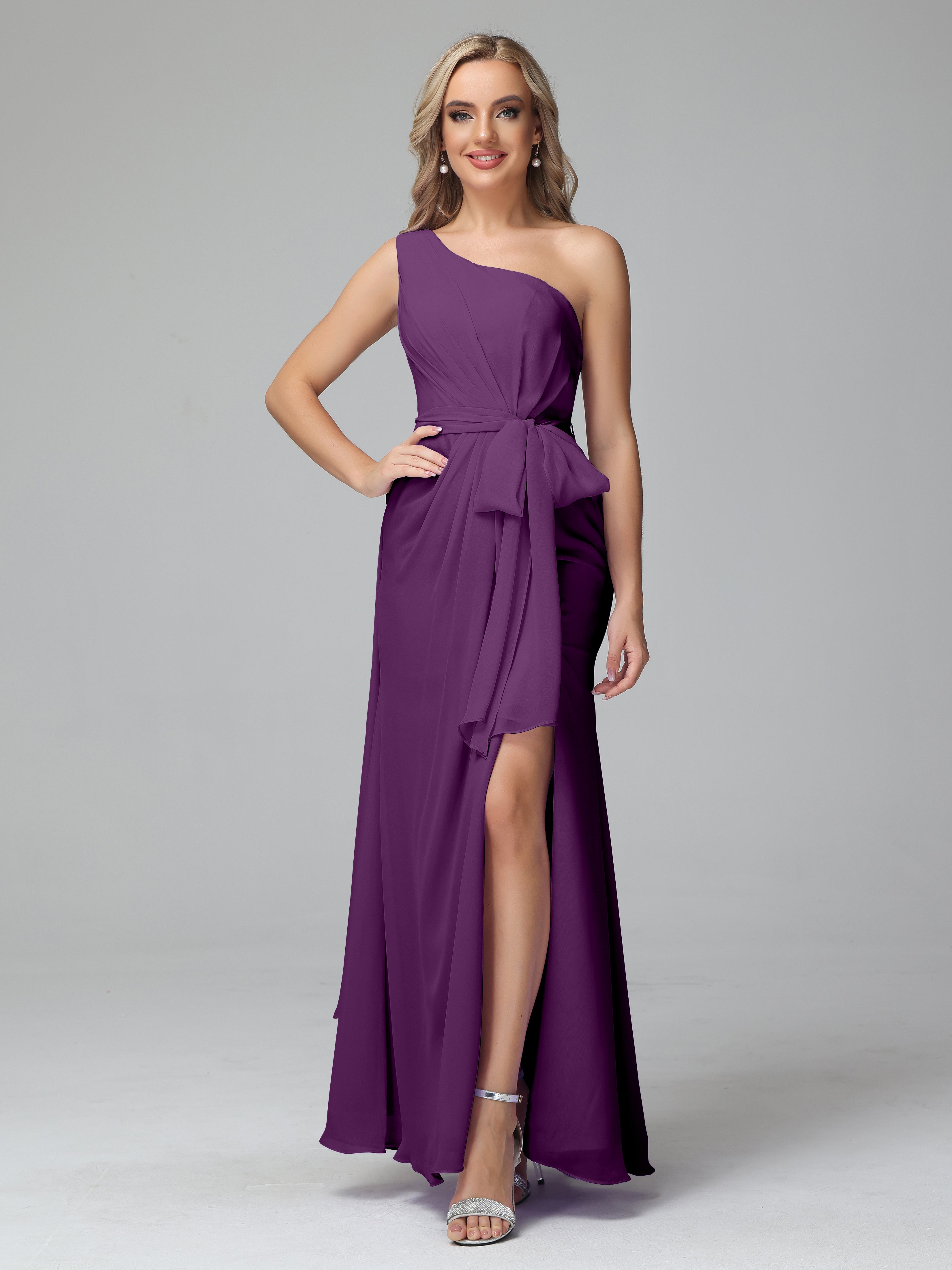 Robes De Demoiselle D'Honneur En Raisin Trapèze Décolleté Asymétrique Mousseline Robe De Demoiselle D'Honneur Avec Plissé