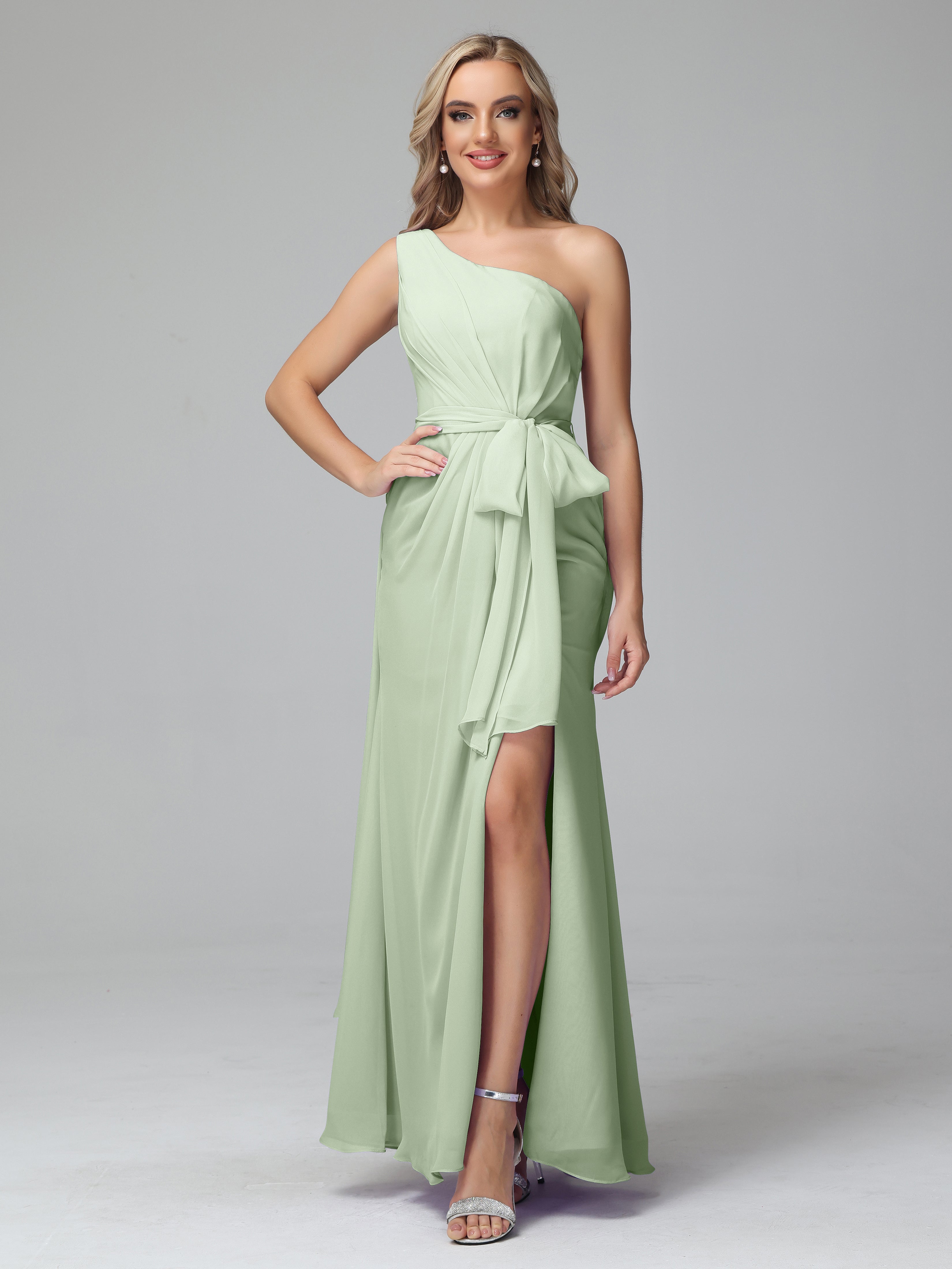 Demoiselle D'Honneur De Sauge Poussiéreuse Trapèze Décolleté Asymétrique Mousseline Robe De Demoiselle D'Honneur Avec Plissé