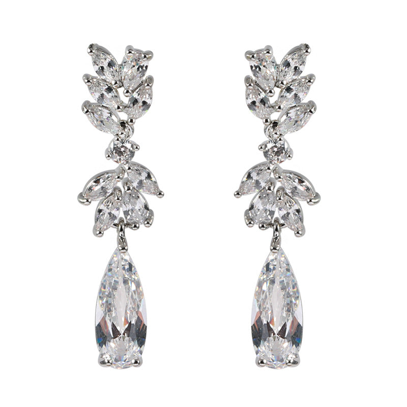 Longues boucles d'oreilles de mariage en forme de goutte d'eau