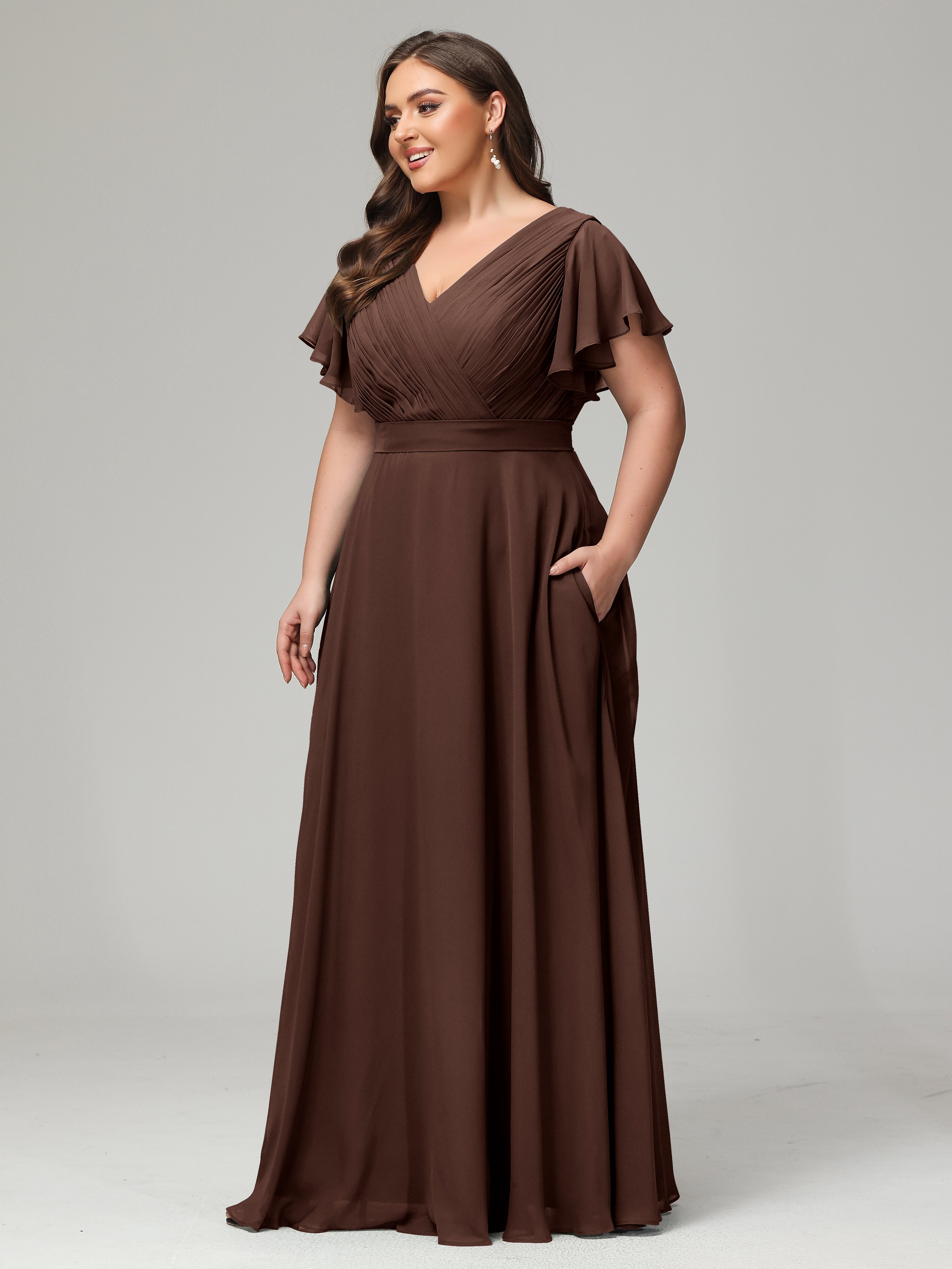 Robes De Demoiselle D'Honneur En Chocolat Grande Taille Dos En V Manches Courtes Mousseline