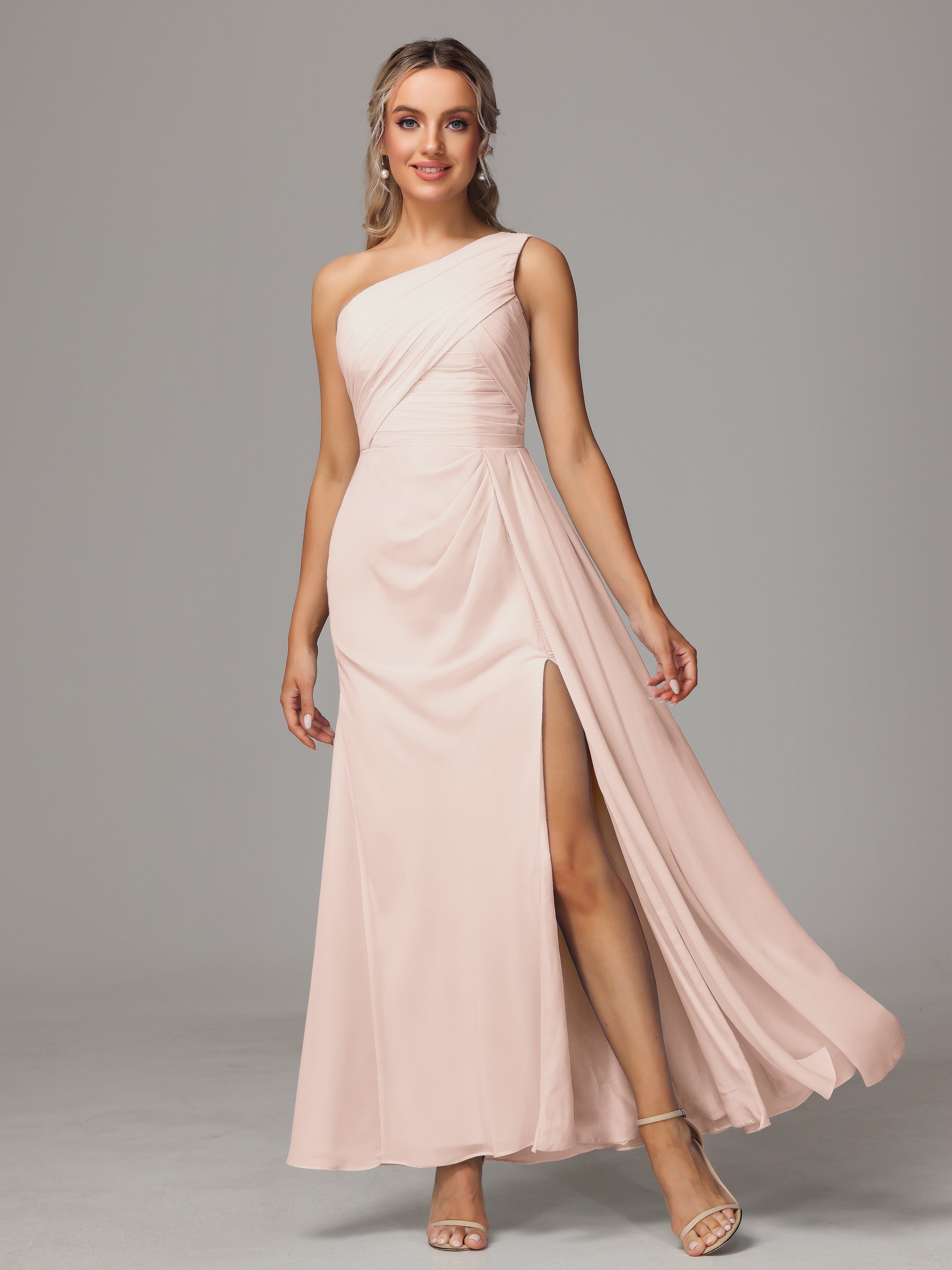 Robe De Demoiselle D'Honneur En Perles Décolleté Asymétrique Trapèze Mousseline Longue Robes Demoiselle D'Honneur Avec Plissé